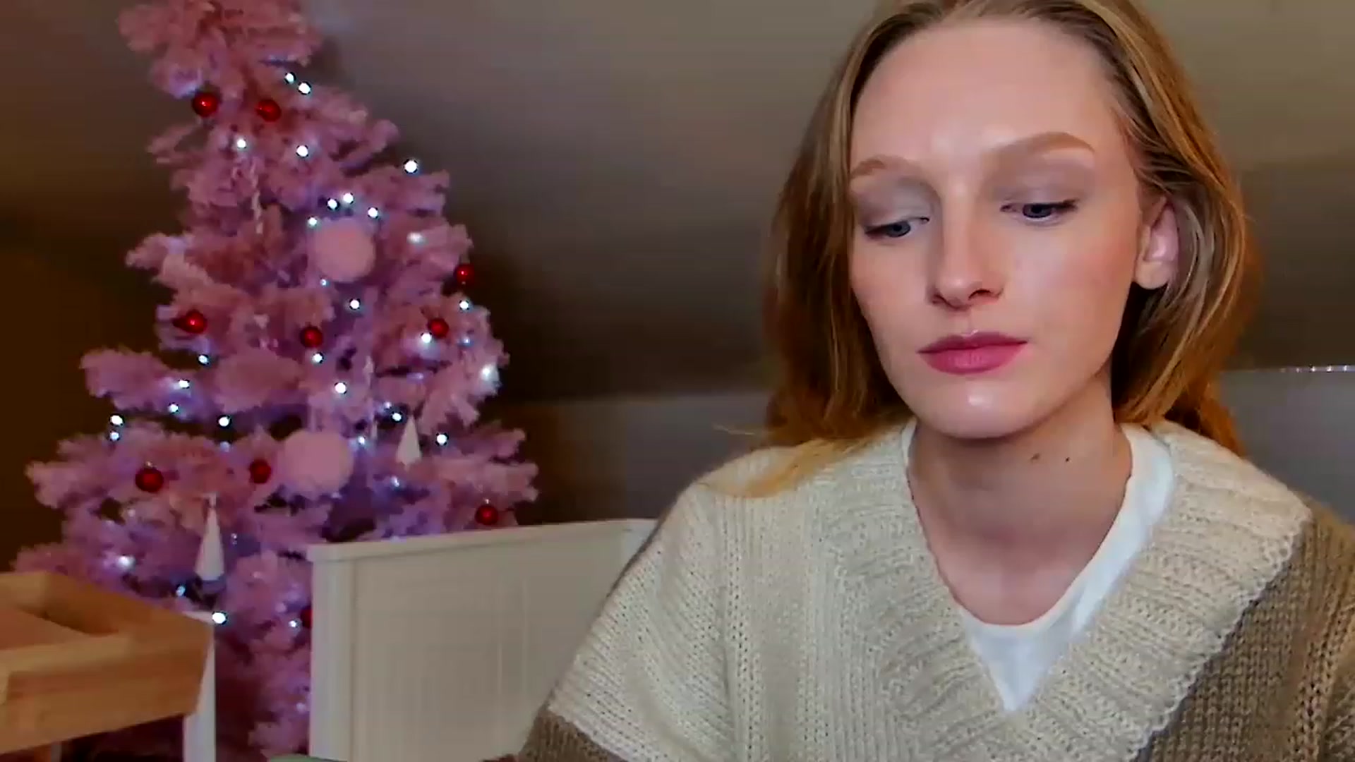 Gallery image thumbnail from Kinkywander's myfreecams stream on, 11/27/2022, 16:51 image 4 of 20