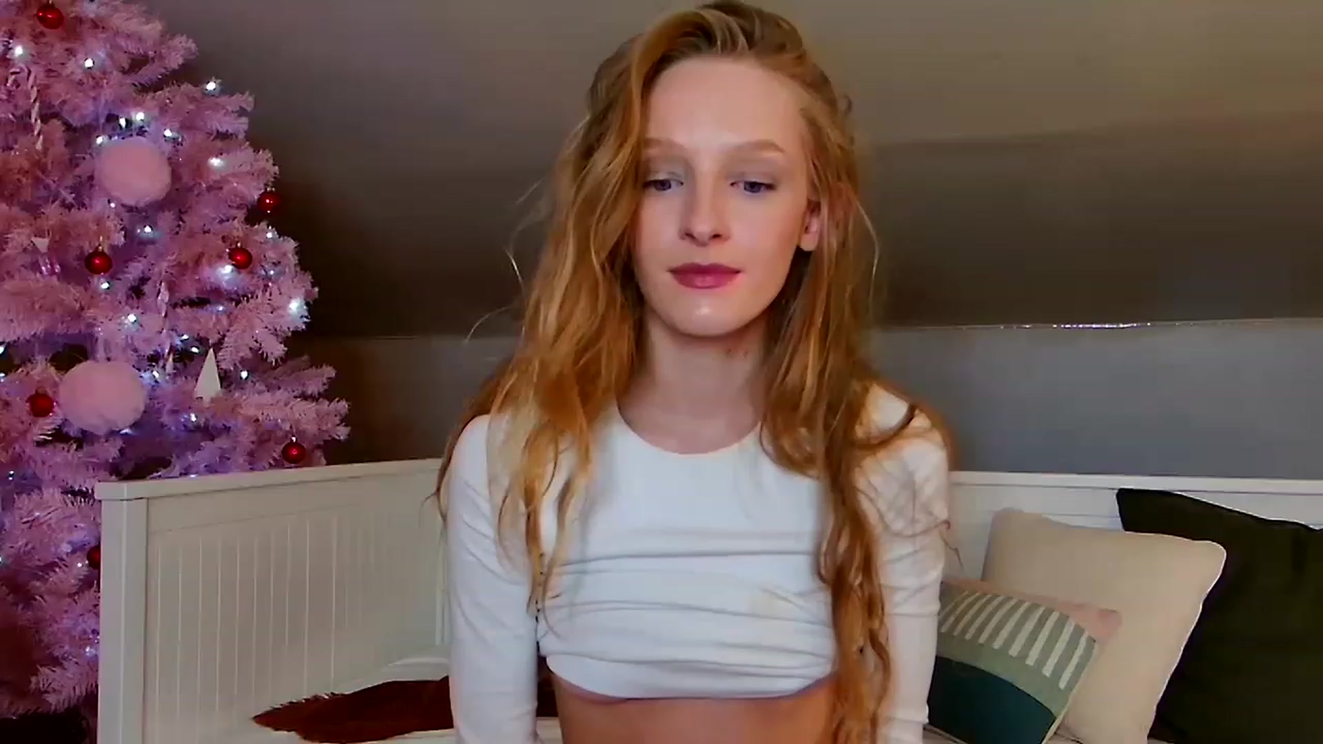 Gallery image thumbnail from Kinkywander's myfreecams stream on, 11/27/2022, 18:51 image 11 of 20