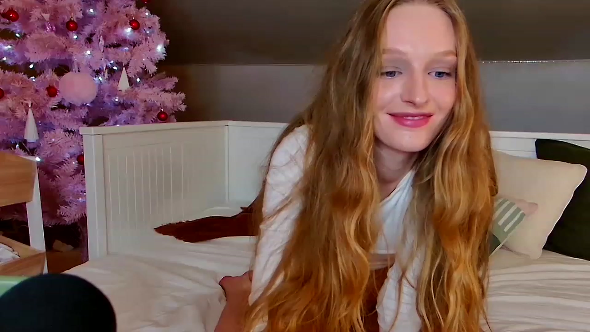 Gallery image thumbnail from Kinkywander's myfreecams stream on, 11/27/2022, 18:51 image 20 of 20