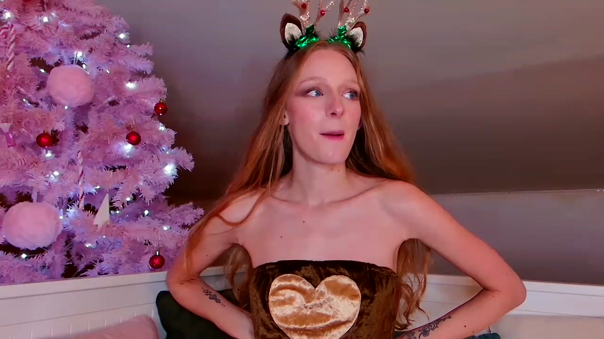 Gallery image thumbnail from Kinkywander's myfreecams stream on, 12/04/2022, 18:46 image 18 of 20