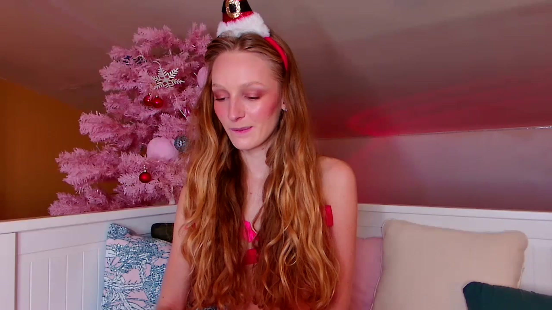 Gallery image thumbnail from Kinkywander's myfreecams stream on, 12/10/2022, 16:07 image 17 of 20