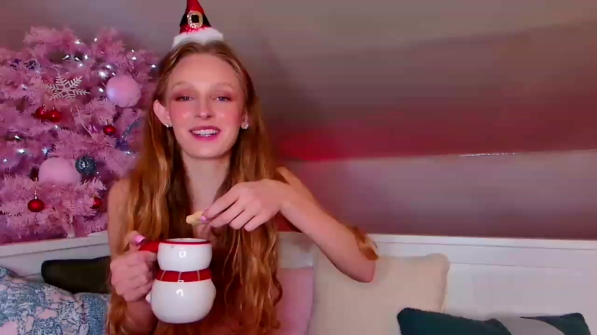 Gallery image thumbnail from Kinkywander's myfreecams stream on, 12/10/2022, 16:46 image 4 of 20