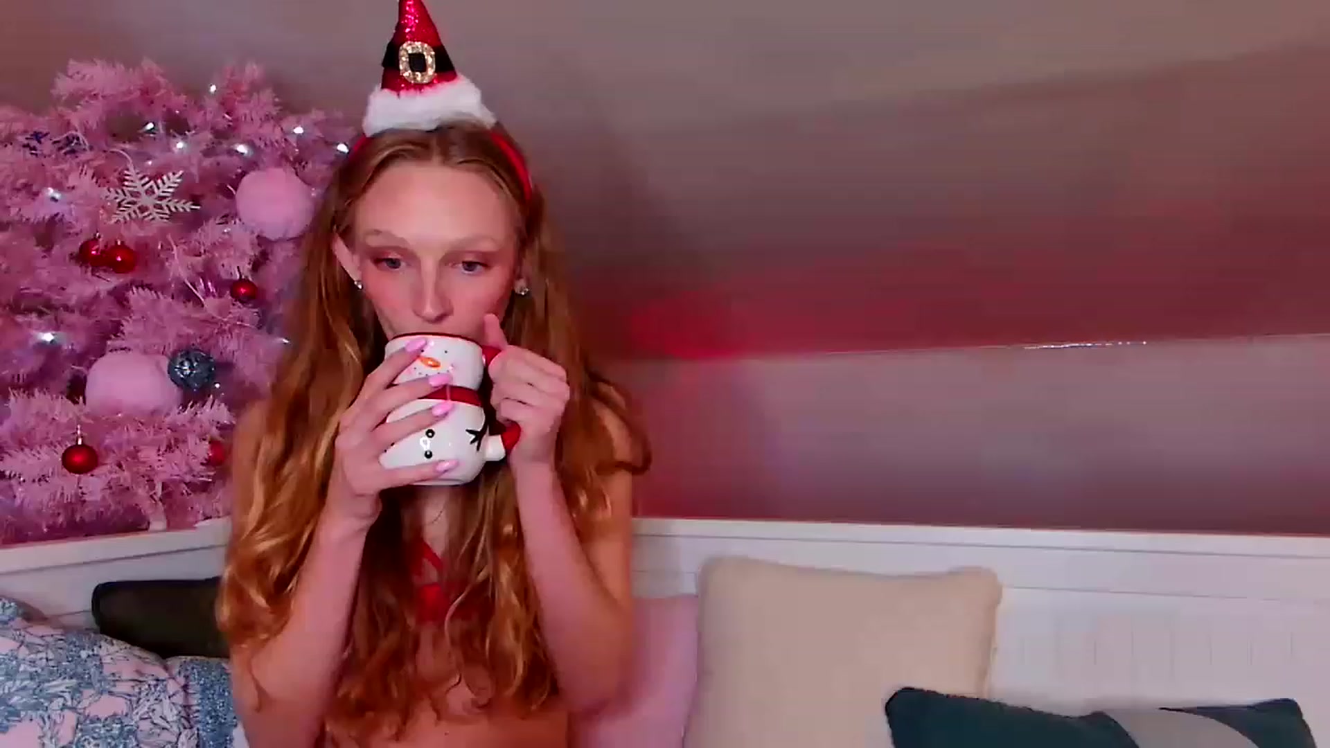 Gallery image thumbnail from Kinkywander's myfreecams stream on, 12/10/2022, 16:46 image 2 of 20