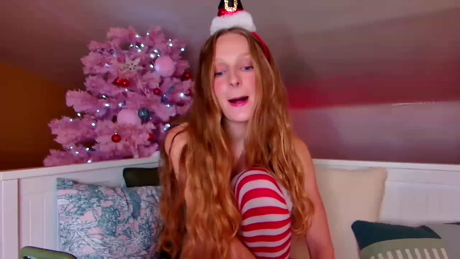 Gallery image thumbnail from Kinkywander's myfreecams stream on, 12/10/2022, 17:43 image 8 of 20