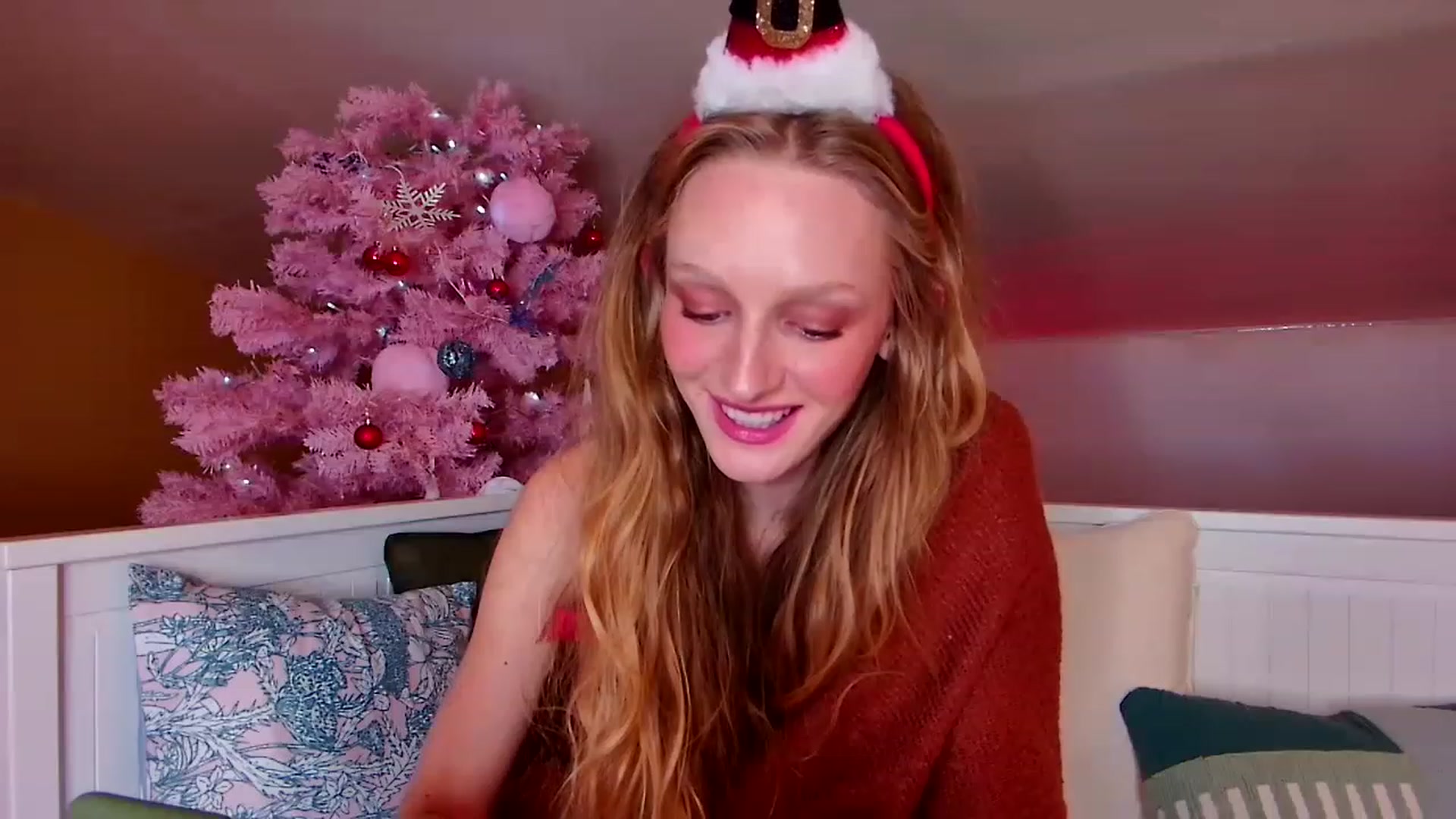 Gallery image thumbnail from Kinkywander's myfreecams stream on, 12/10/2022, 18:21 image 17 of 20