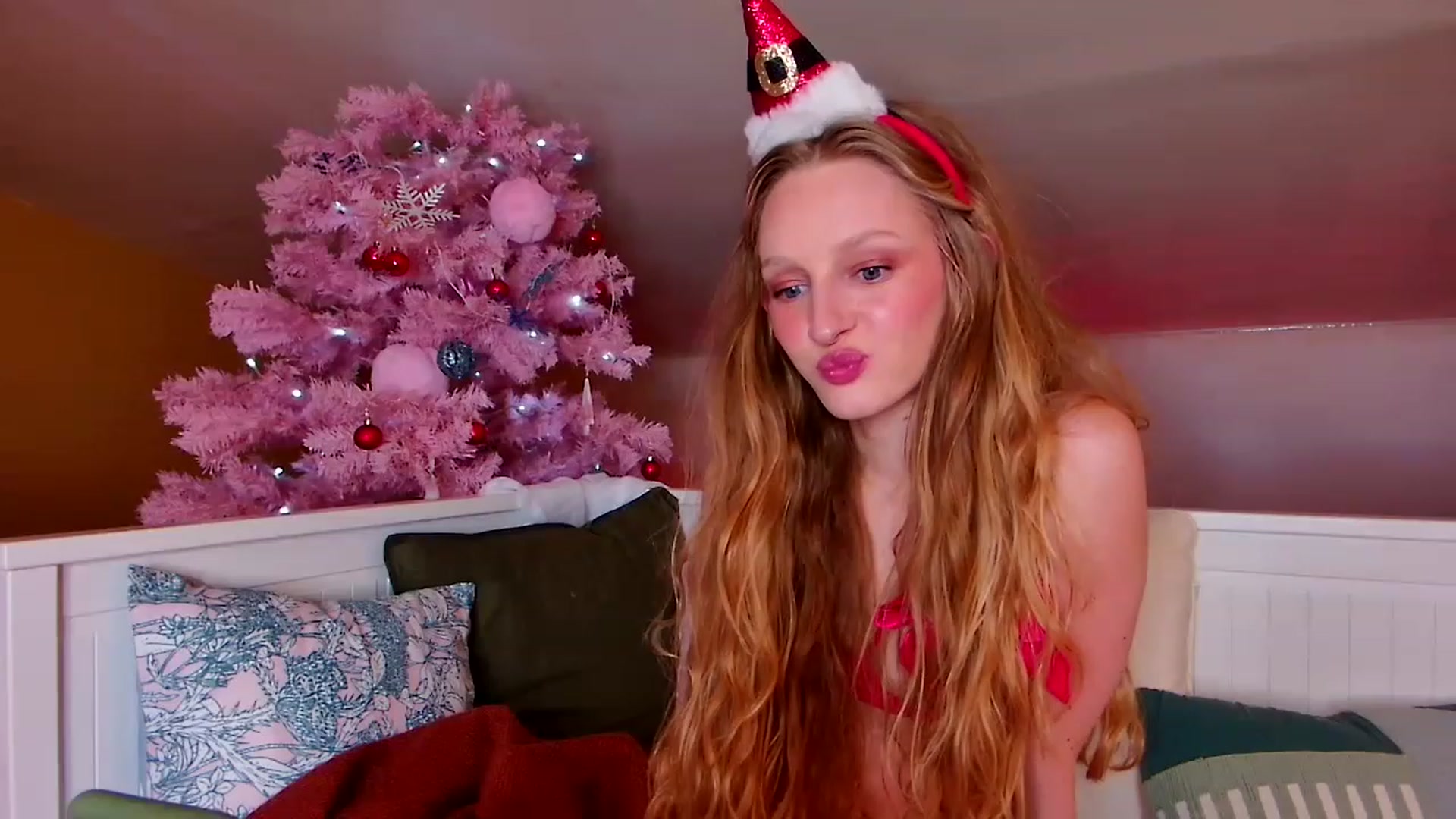 Gallery image thumbnail from Kinkywander's myfreecams stream on, 12/10/2022, 18:21 image 4 of 20
