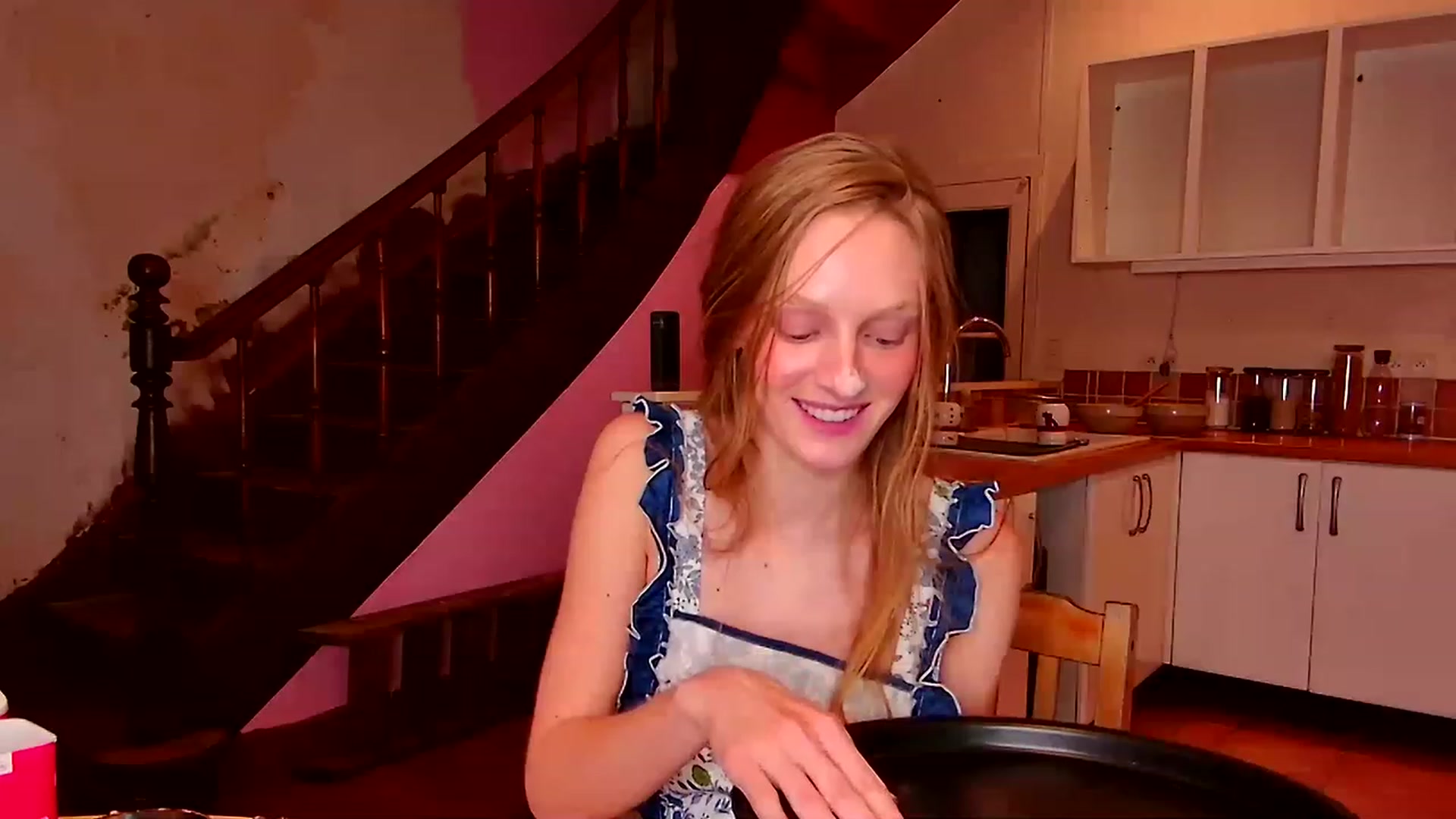 Gallery image thumbnail from Kinkywander's myfreecams stream on, 12/11/2022, 19:34 image 13 of 20