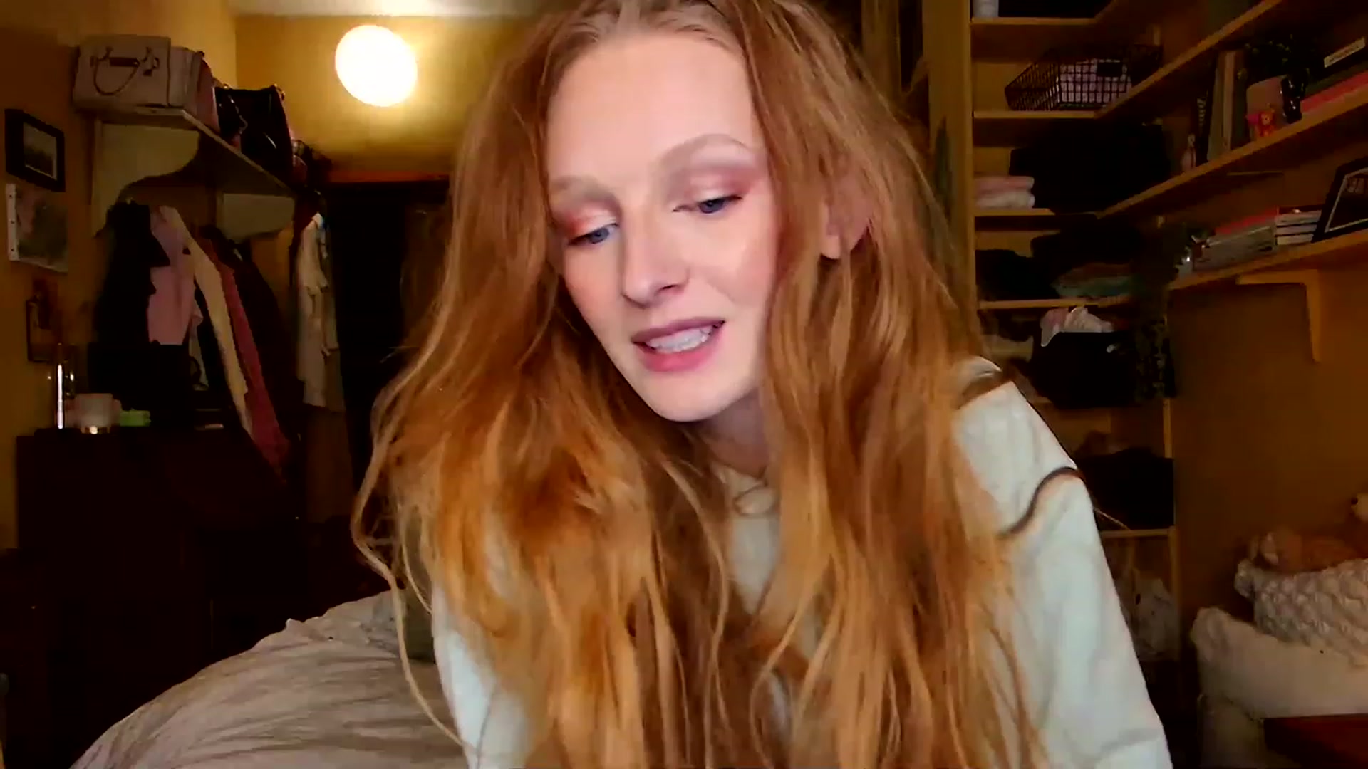 Gallery image thumbnail from Kinkywander's myfreecams stream on, 12/18/2022, 19:48 image 12 of 20