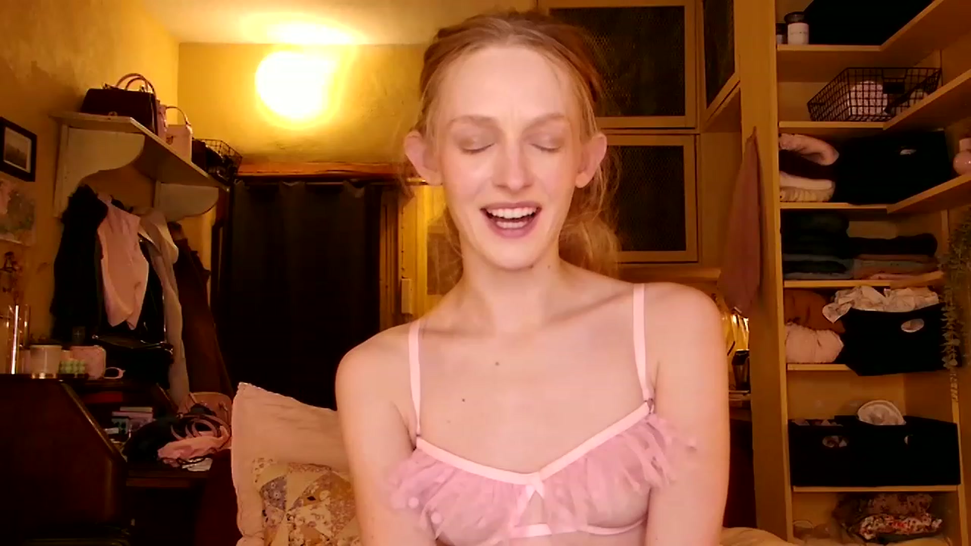 Gallery image thumbnail from Kinkywander's myfreecams stream on, 03/25/2023, 21:39 image 2 of 20