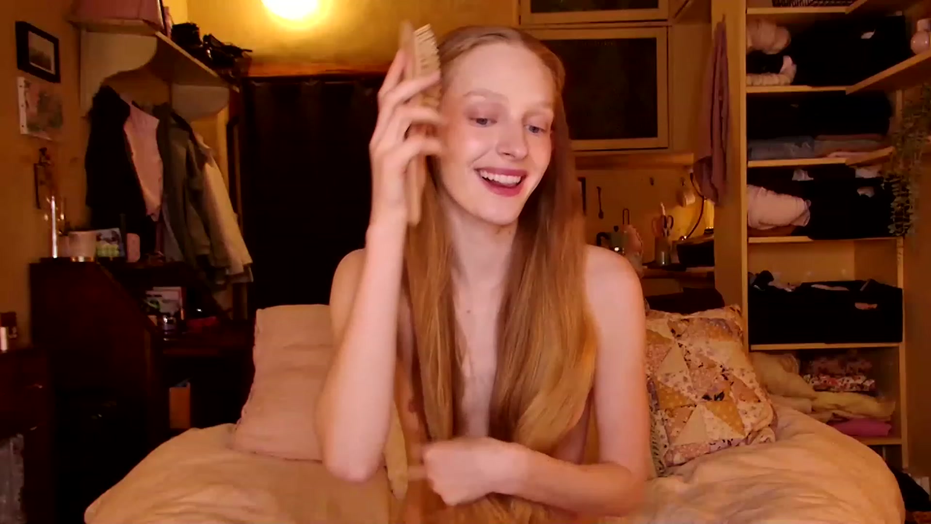 Gallery image thumbnail from Kinkywander's myfreecams stream on, 04/02/2023, 21:03 image 6 of 20