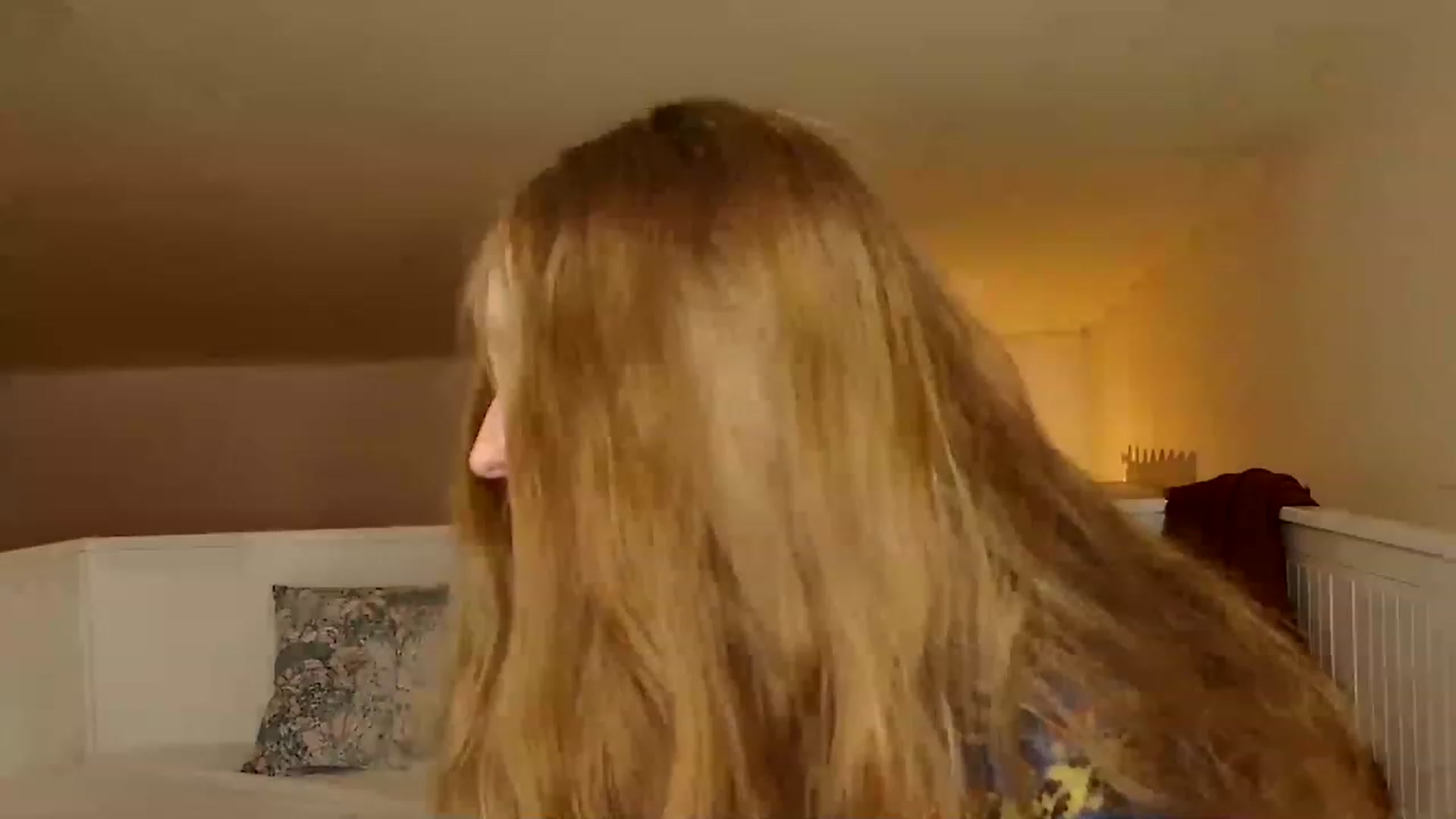Gallery image thumbnail from Kinkywander's myfreecams stream on, 05/07/2023, 19:09 image 2 of 20