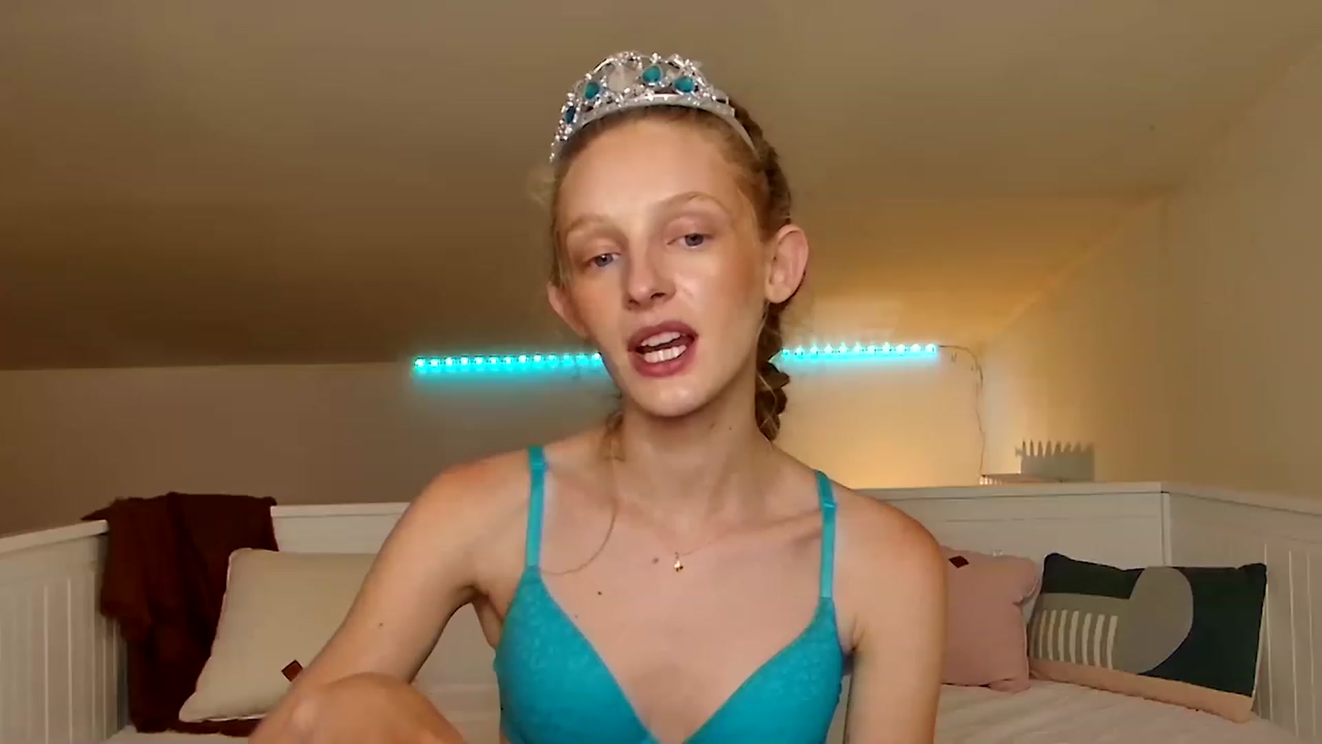 Gallery image thumbnail from Kinkywander's myfreecams stream on, 06/03/2023, 21:17 image 5 of 20