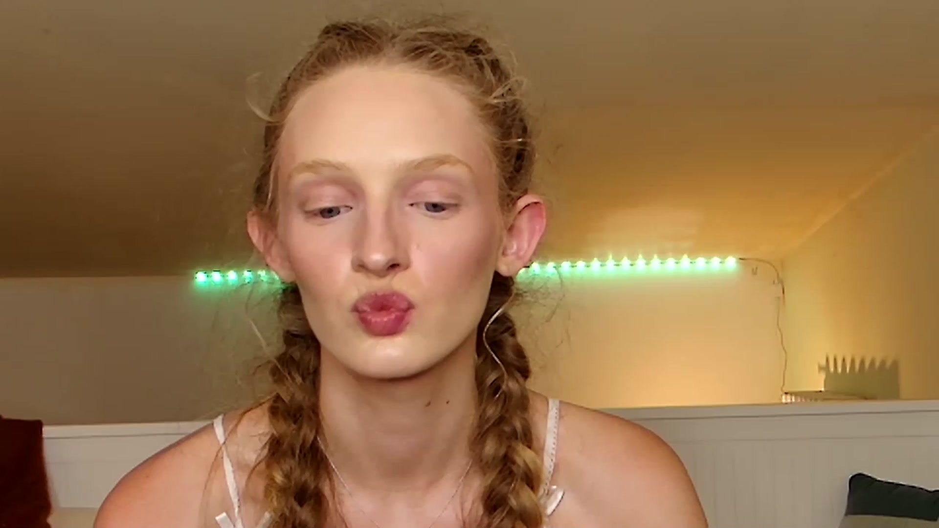 Gallery image thumbnail from Kinkywander's myfreecams stream on, 06/04/2023, 20:37 image 13 of 20