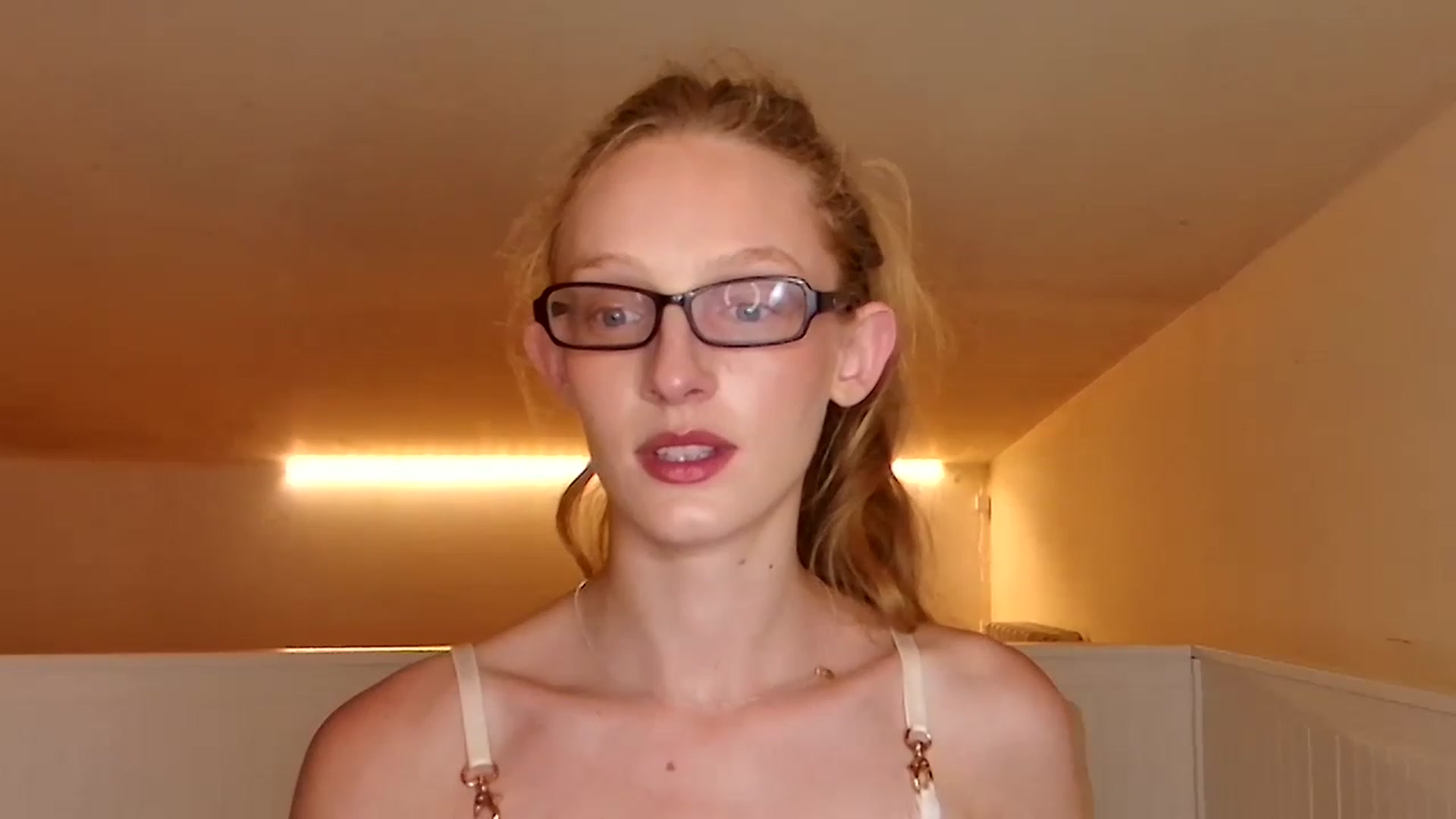 Gallery image thumbnail from Kinkywander's myfreecams stream on, 06/11/2023, 19:44 image 11 of 20