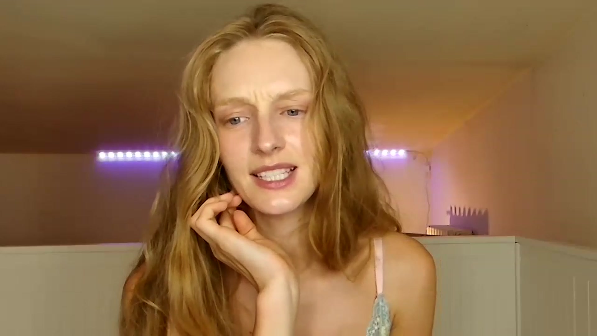 Gallery image thumbnail from Kinkywander's myfreecams stream on, 06/24/2023, 21:22 image 9 of 20