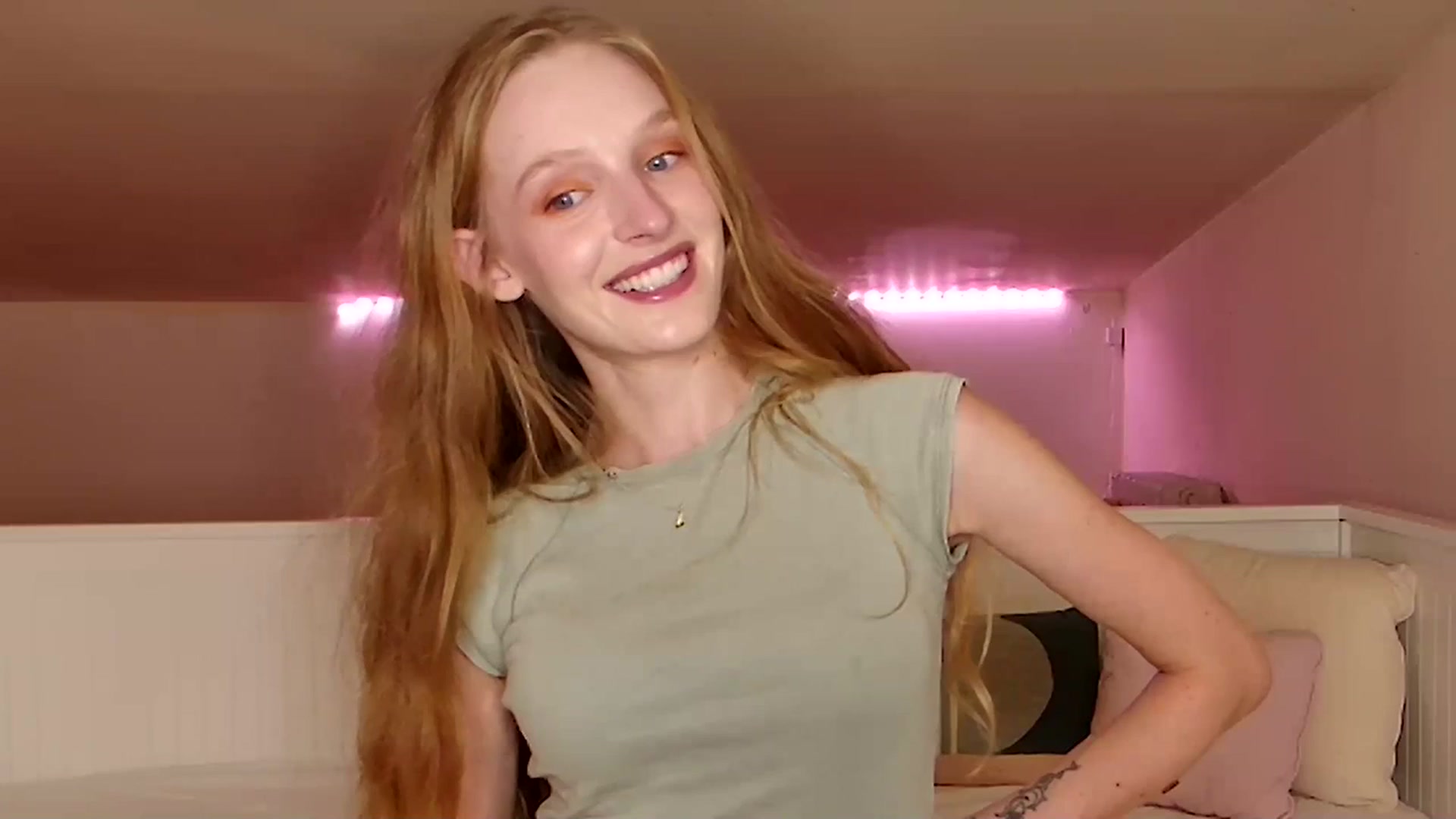Gallery image thumbnail from Kinkywander's myfreecams stream on, 09/09/2023, 21:03 image 1 of 20