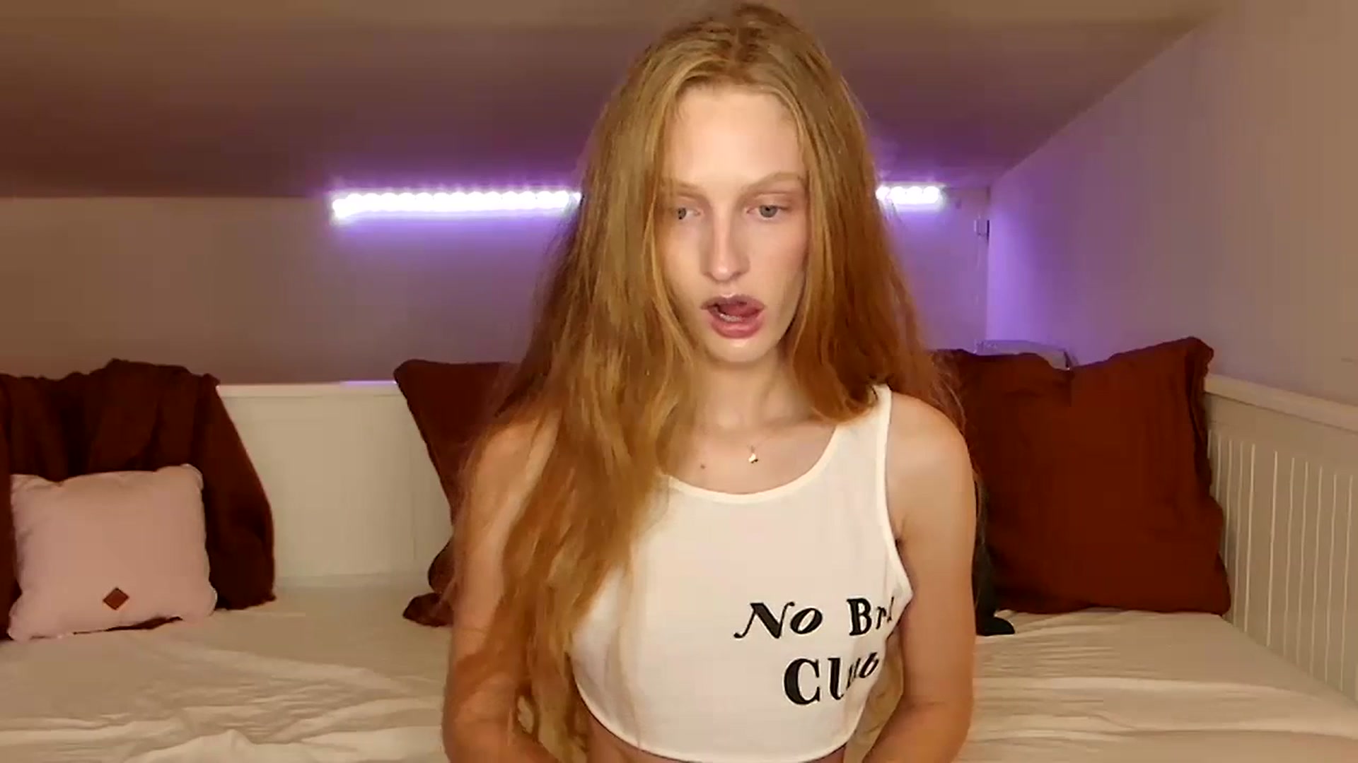 Gallery image thumbnail from Kinkywander's myfreecams stream on, 09/17/2023, 18:43 image 6 of 20