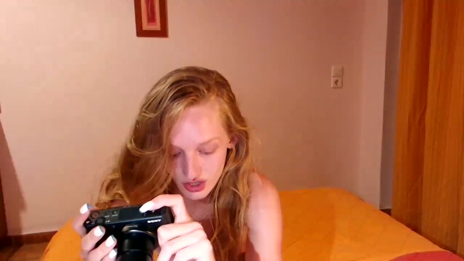 Gallery image thumbnail from Kinkywander's myfreecams stream on, 10/07/2023, 18:23 image 14 of 20