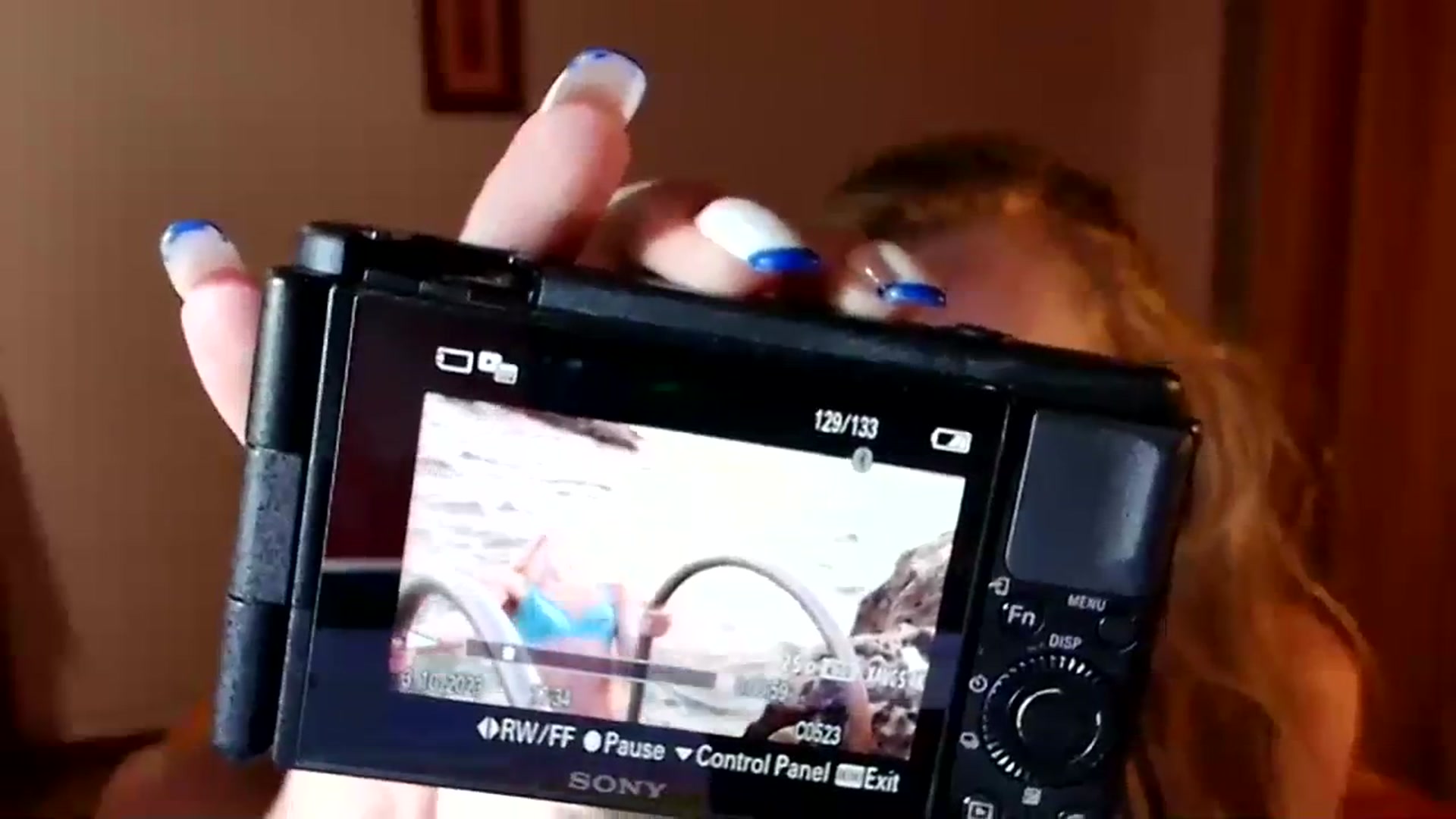 Gallery image thumbnail from Kinkywander's myfreecams stream on, 10/07/2023, 18:23 image 17 of 20