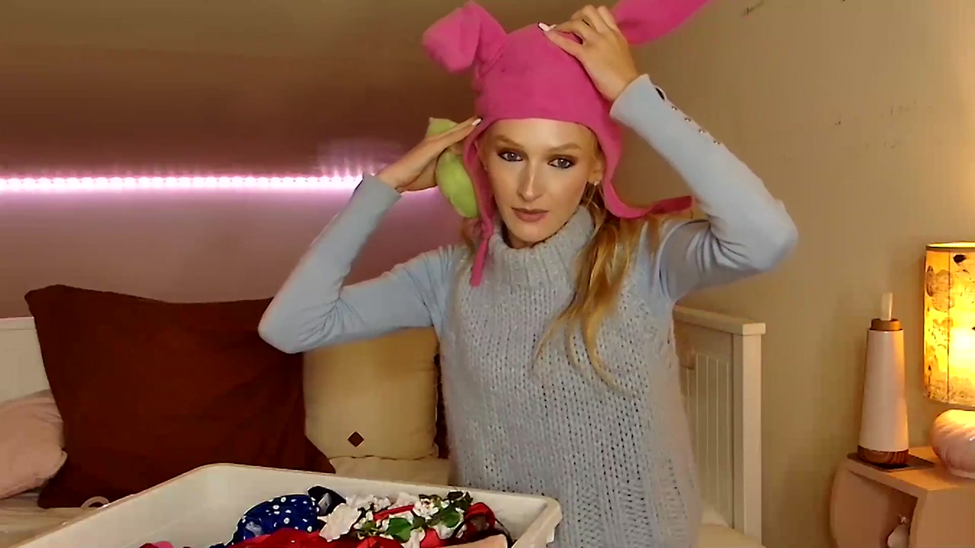 Gallery image thumbnail from Kinkywander's myfreecams stream on, 10/22/2023, 20:12 image 2 of 20