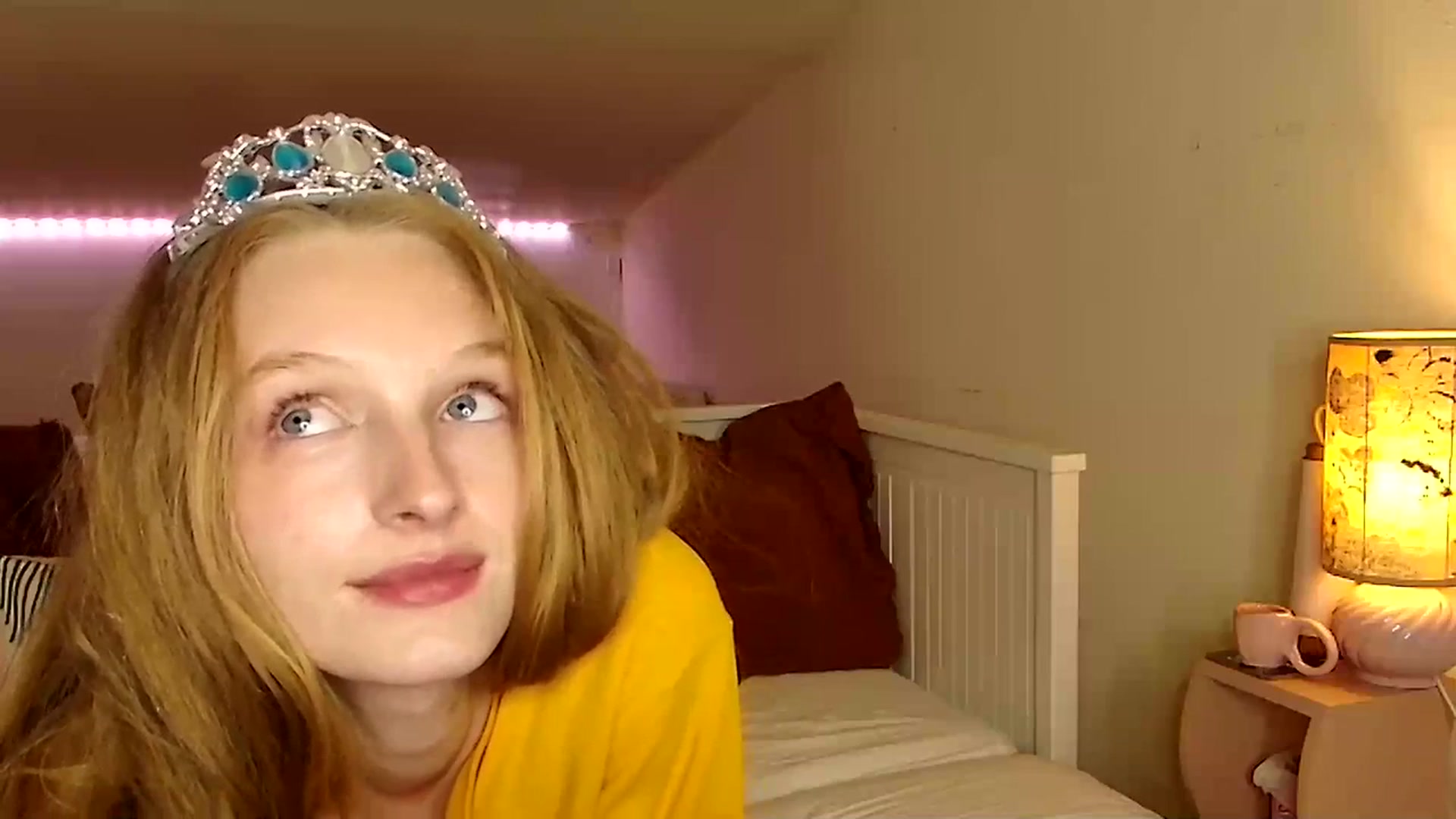Gallery image thumbnail from Kinkywander's myfreecams stream on, 10/28/2023, 20:11 image 13 of 20