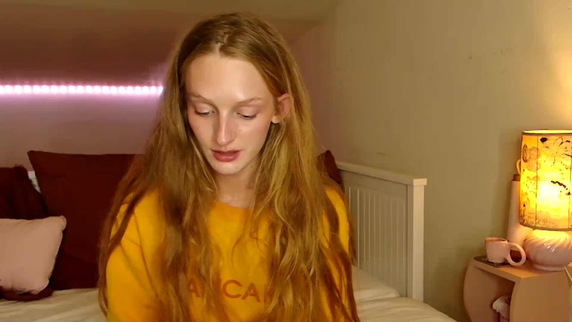 Gallery image thumbnail from Kinkywander's myfreecams stream on, 10/28/2023, 20:11 image 10 of 20