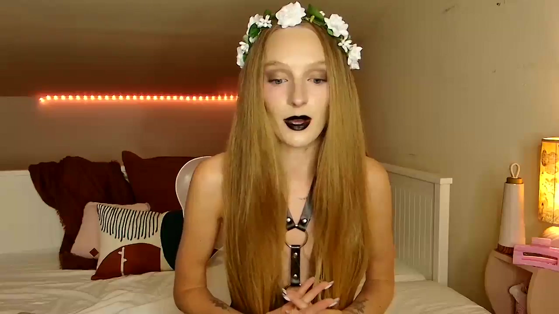 Gallery image thumbnail from Kinkywander's myfreecams stream on, 10/29/2023, 20:09 image 18 of 20