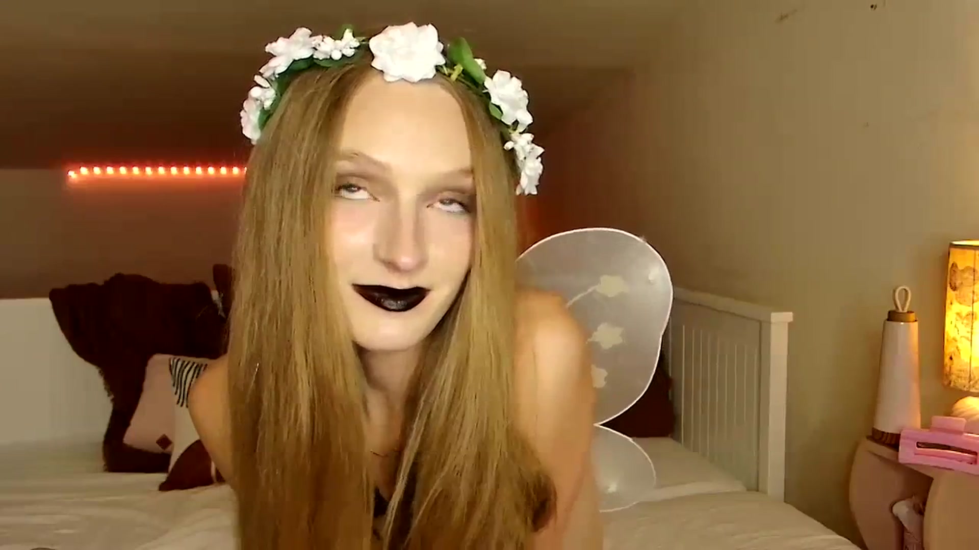 Gallery image thumbnail from Kinkywander's myfreecams stream on, 10/29/2023, 20:09 image 20 of 20