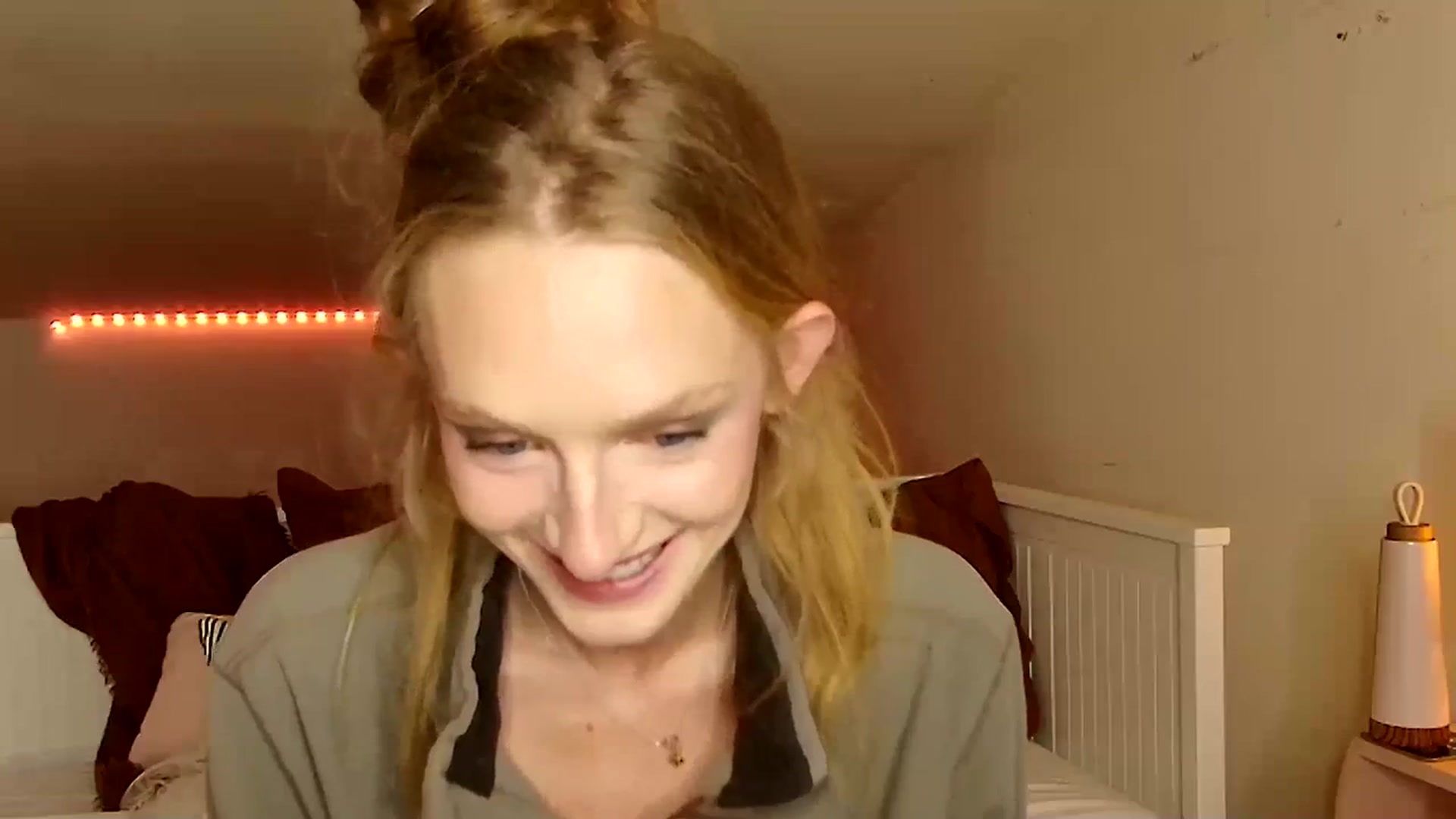 Gallery image thumbnail from Kinkywander's myfreecams stream on, 10/29/2023, 20:09 image 5 of 20