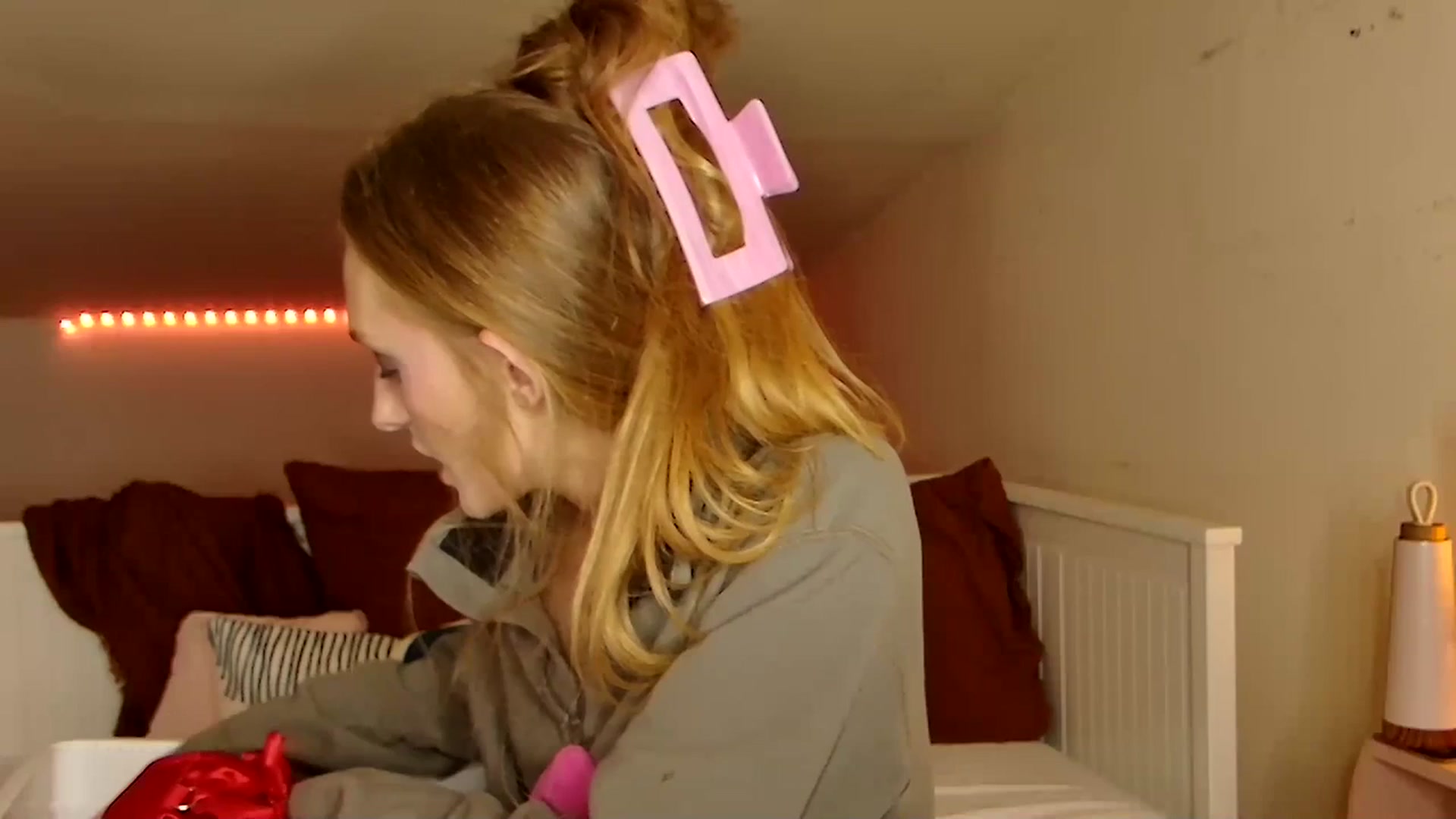 Gallery image thumbnail from Kinkywander's myfreecams stream on, 10/29/2023, 20:09 image 1 of 20