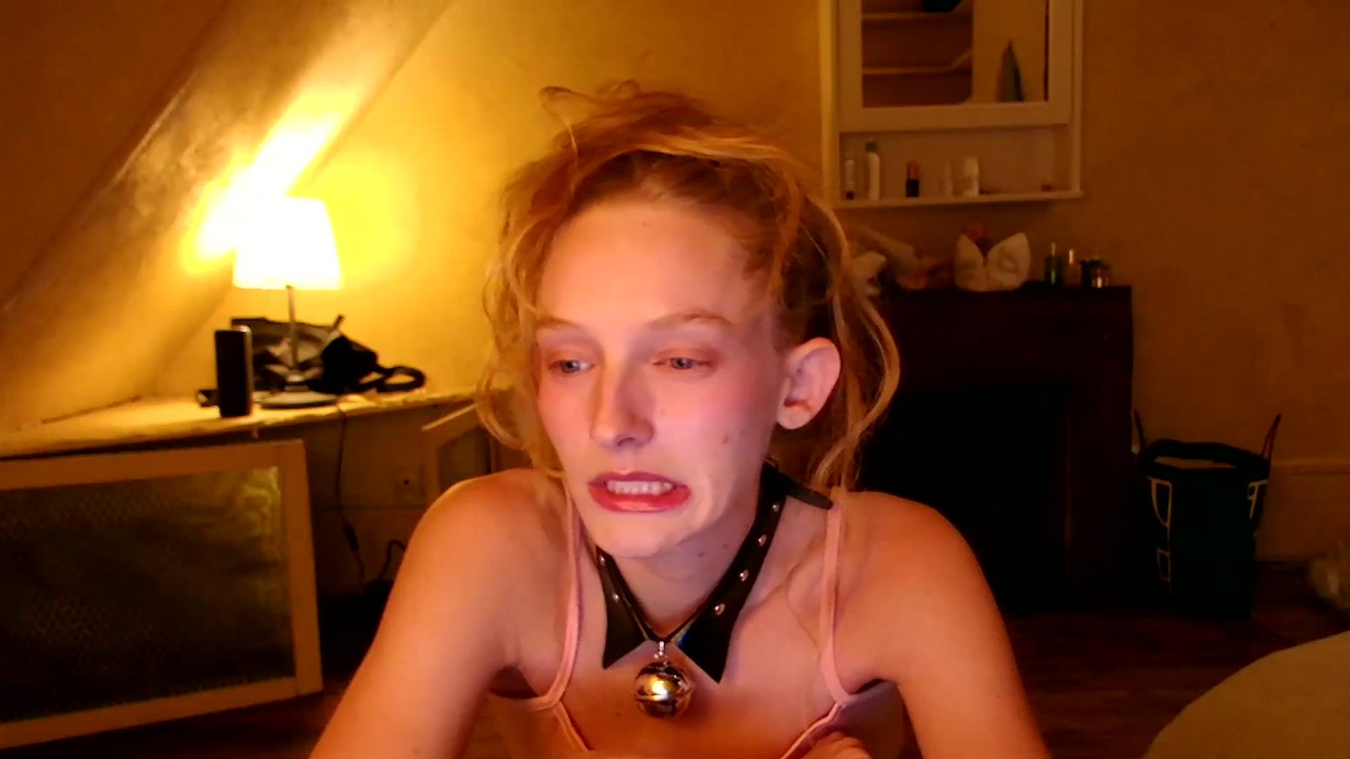 Gallery image thumbnail from Kinkywander's myfreecams stream on, 11/04/2023, 21:55 image 4 of 20