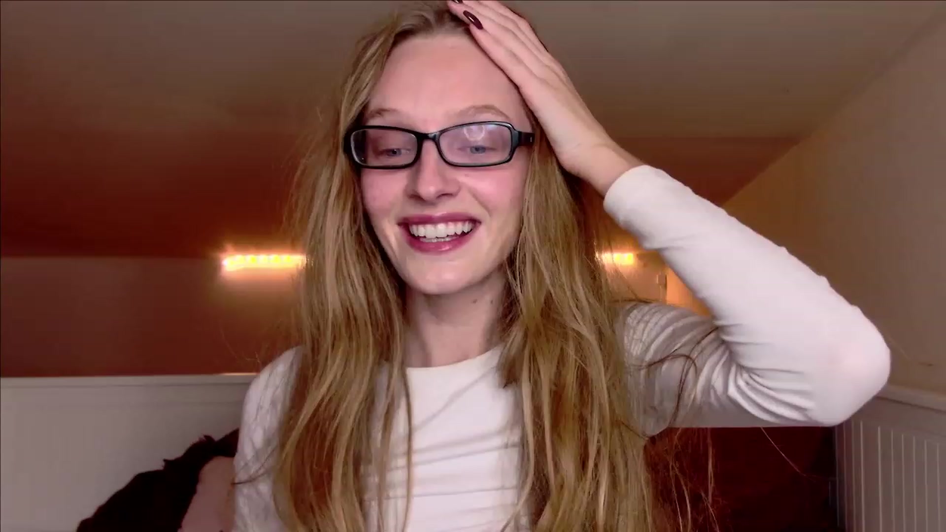 Gallery image thumbnail from Kinkywander's myfreecams stream on, 11/19/2023, 22:17 image 10 of 20