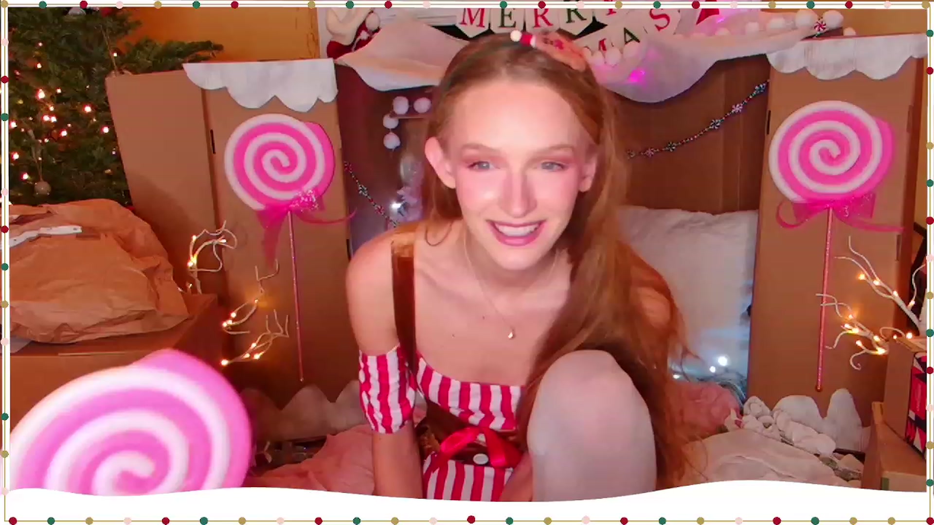 Gallery image thumbnail from Kinkywander's myfreecams stream on, 12/17/2023, 21:20 image 5 of 20
