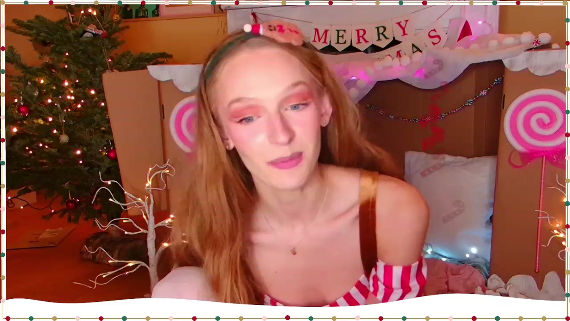 Gallery image thumbnail from Kinkywander's myfreecams stream on, 12/17/2023, 21:20 image 19 of 20