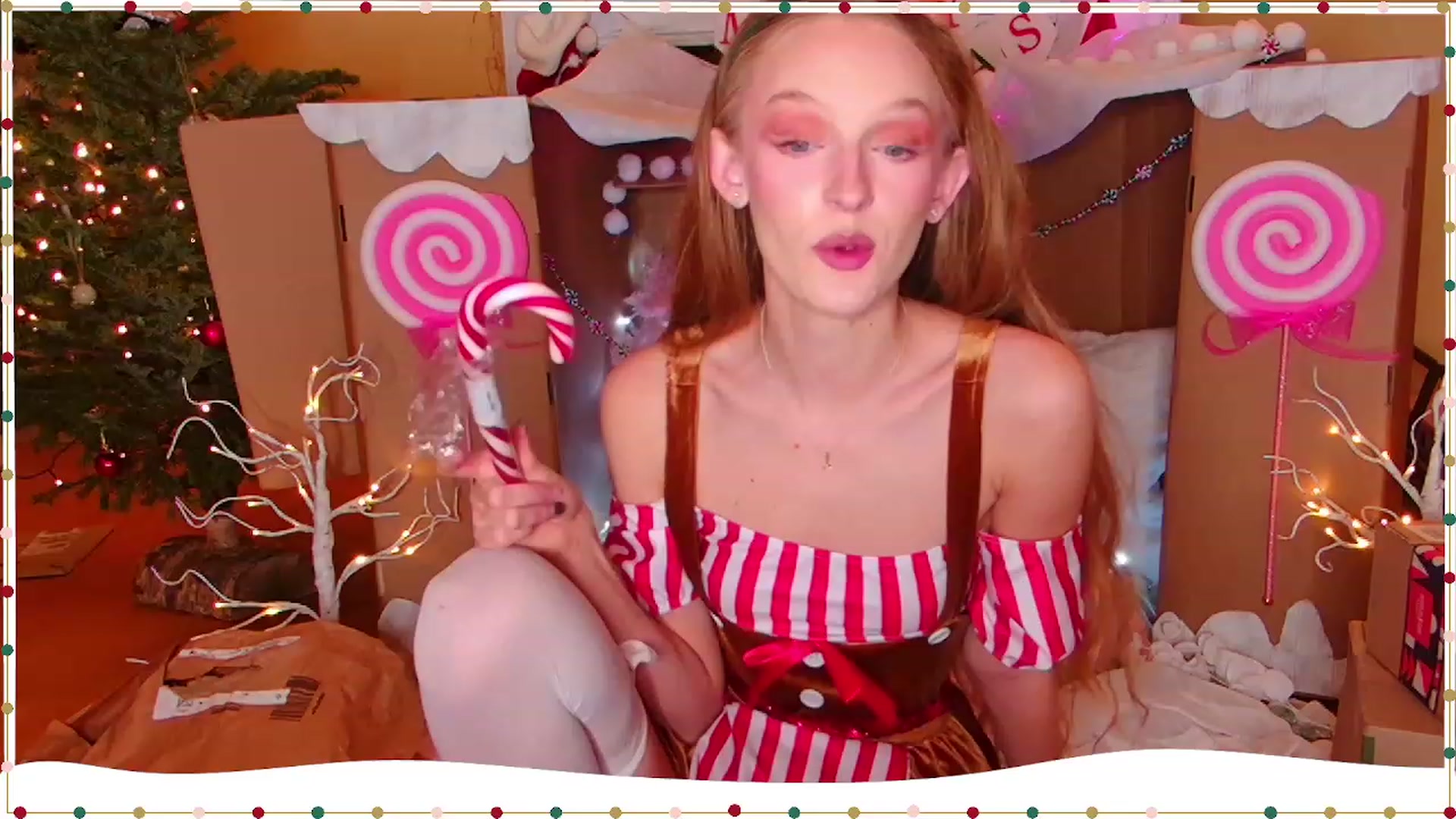 Gallery image thumbnail from Kinkywander's myfreecams stream on, 12/17/2023, 21:20 image 11 of 20