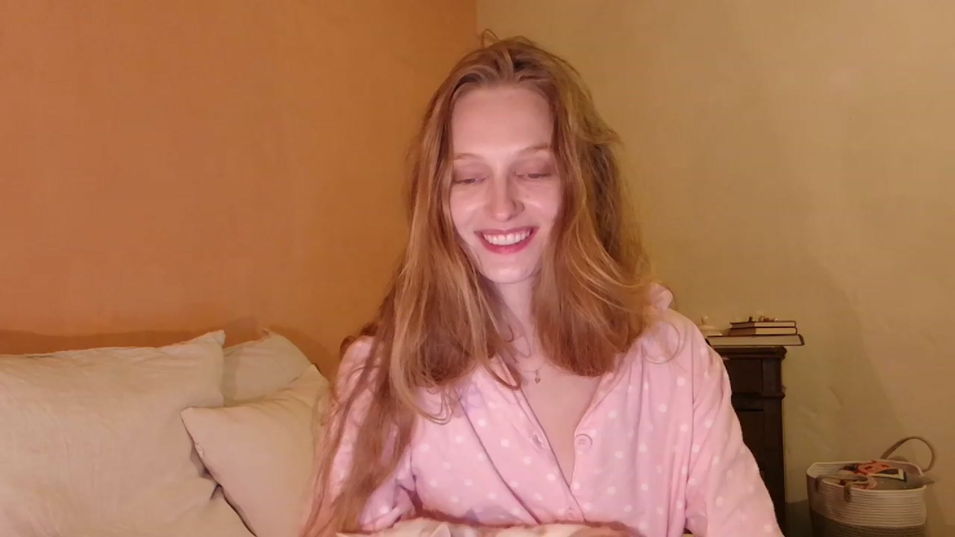 Gallery image thumbnail from Kinkywander's myfreecams stream on, 01/07/2024, 20:57 image 14 of 20