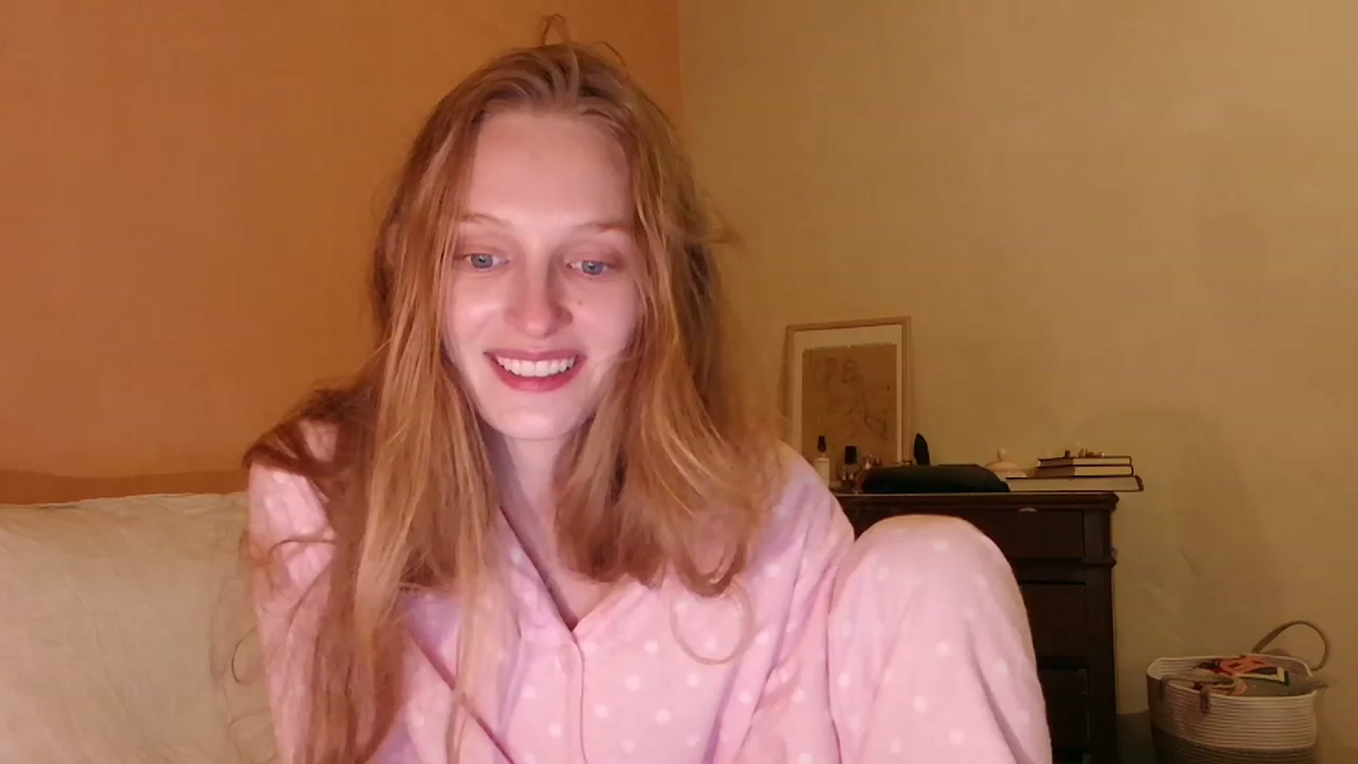 Gallery image thumbnail from Kinkywander's myfreecams stream on, 01/07/2024, 20:57 image 17 of 20