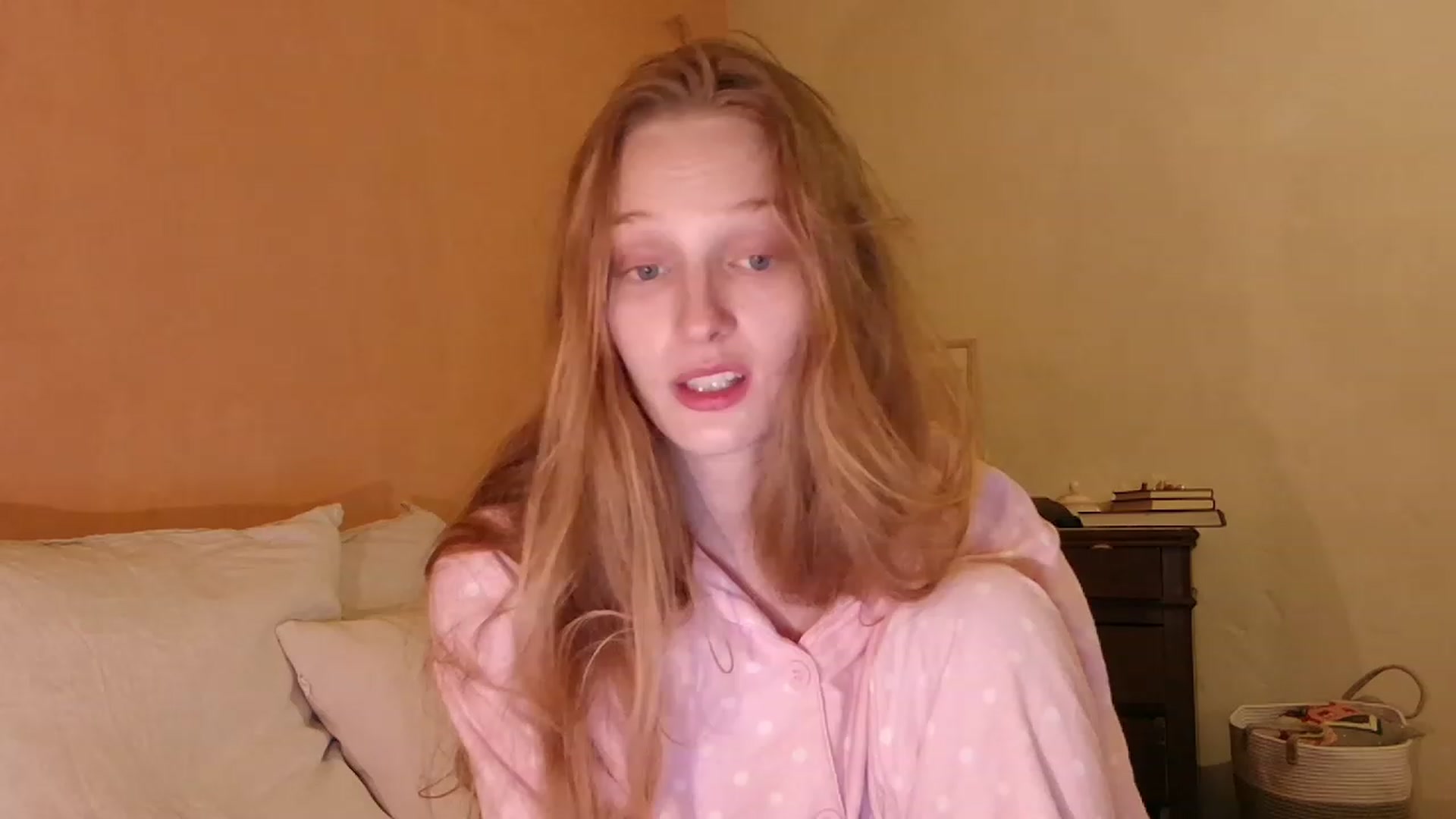 Gallery image thumbnail from Kinkywander's myfreecams stream on, 01/07/2024, 20:57 image 18 of 20