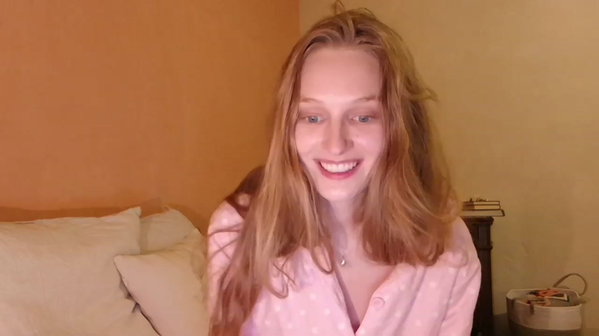 Gallery image thumbnail from Kinkywander's myfreecams stream on, 01/07/2024, 20:57 image 15 of 20