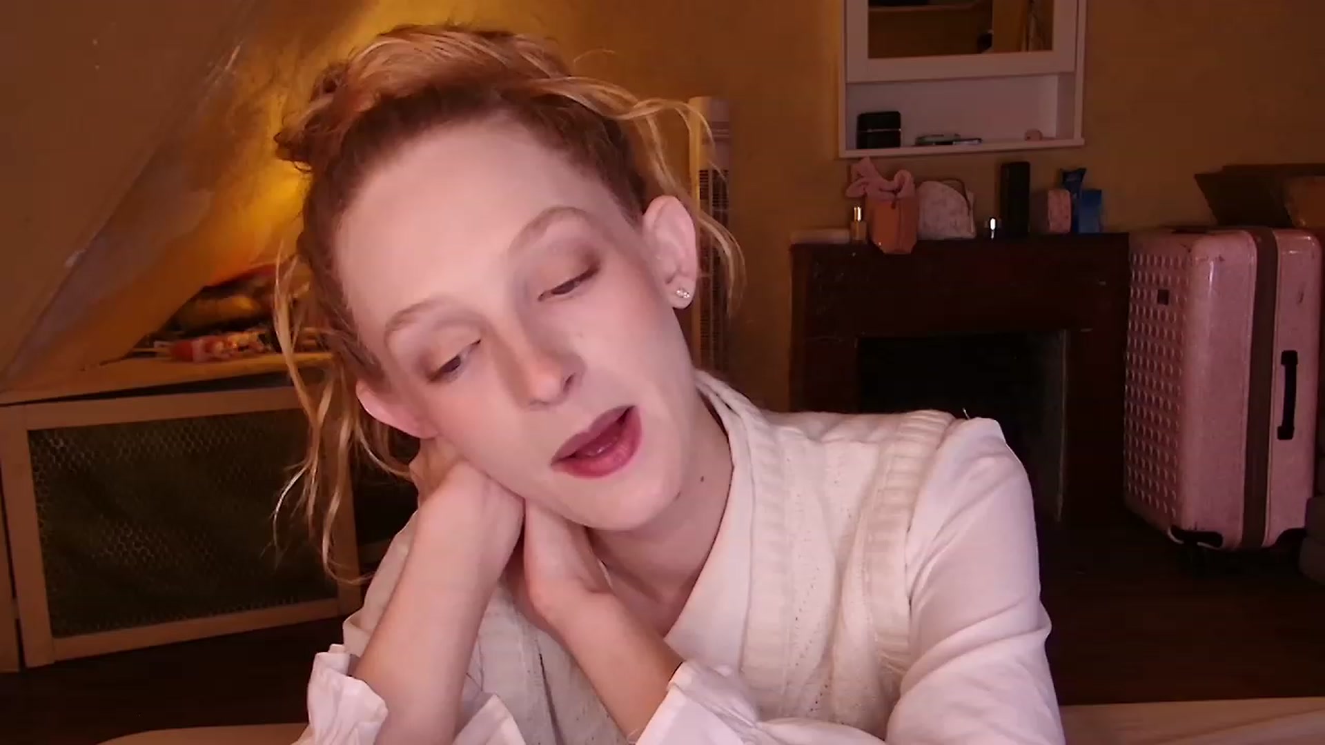 Gallery image thumbnail from Kinkywander's myfreecams stream on, 01/13/2024, 20:02 image 12 of 20