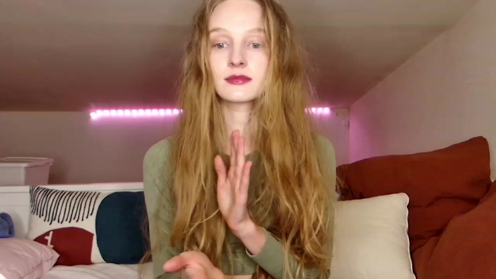 Gallery image thumbnail from Kinkywander's myfreecams stream on, 02/18/2024, 21:56 image 6 of 20