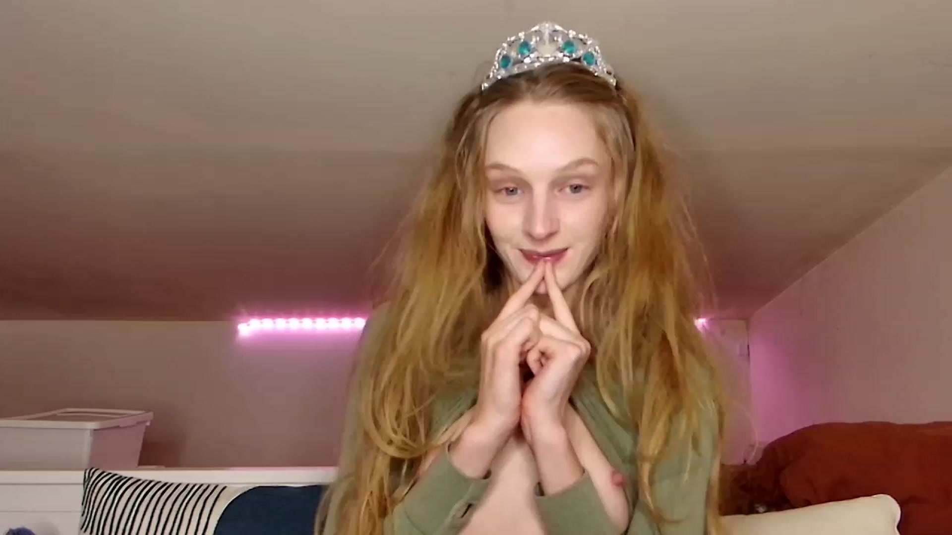 Gallery image thumbnail from Kinkywander's myfreecams stream on, 02/18/2024, 21:56 image 3 of 20