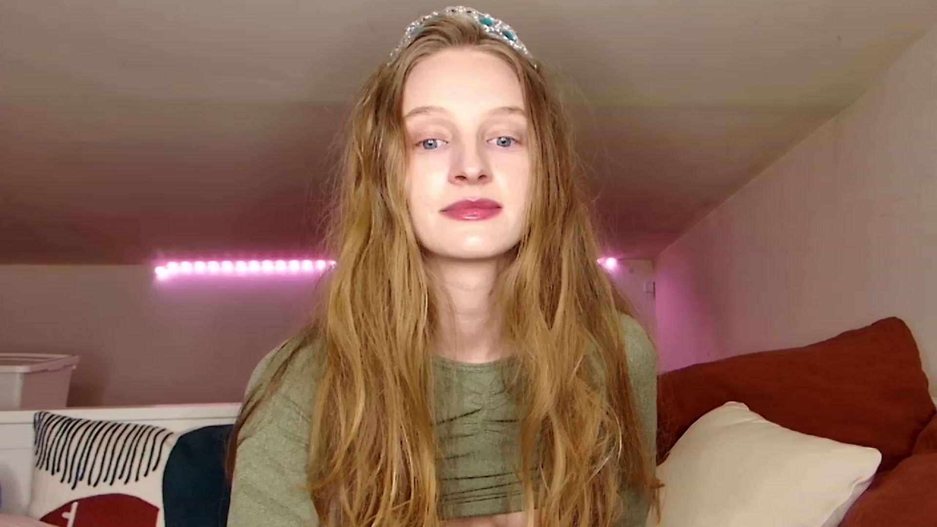 Gallery image thumbnail from Kinkywander's myfreecams stream on, 02/18/2024, 21:56 image 18 of 20