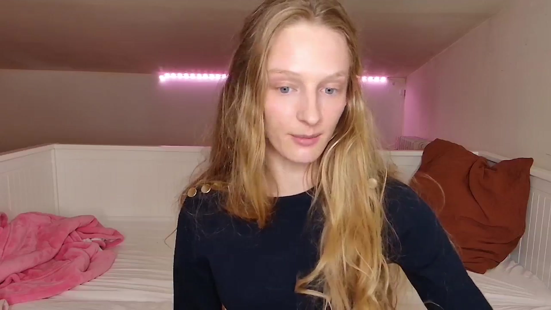 Gallery image thumbnail from Kinkywander's myfreecams stream on, 05/18/2024, 20:30 image 12 of 20