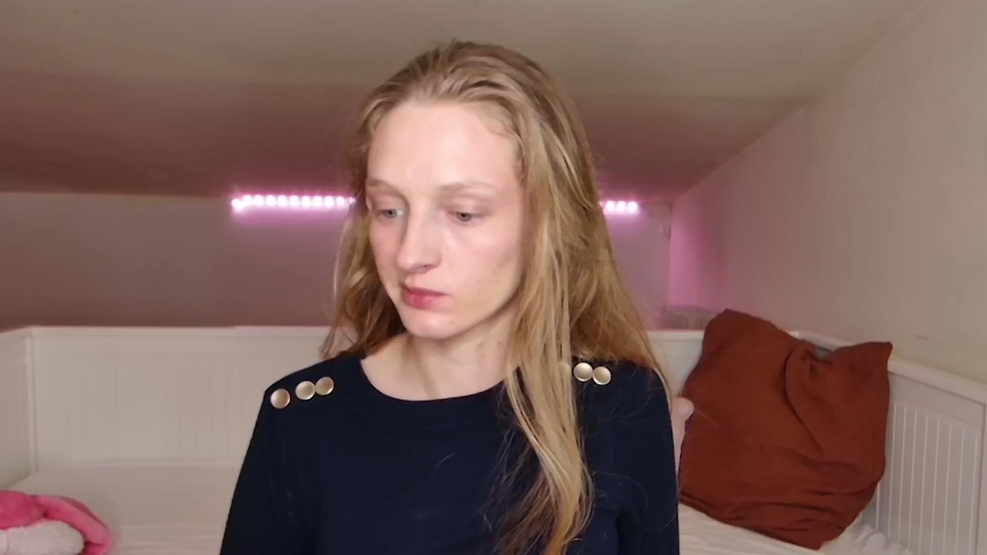 Gallery image thumbnail from Kinkywander's myfreecams stream on, 05/18/2024, 20:30 image 1 of 20