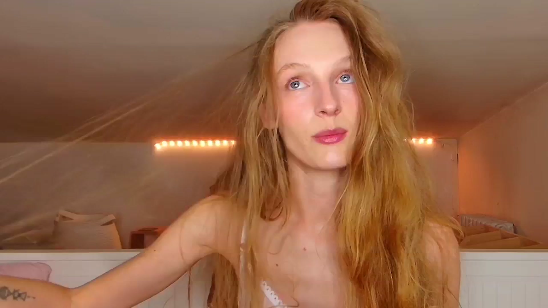Gallery image thumbnail from Kinkywander's myfreecams stream on, 06/09/2024, 20:42 image 12 of 20