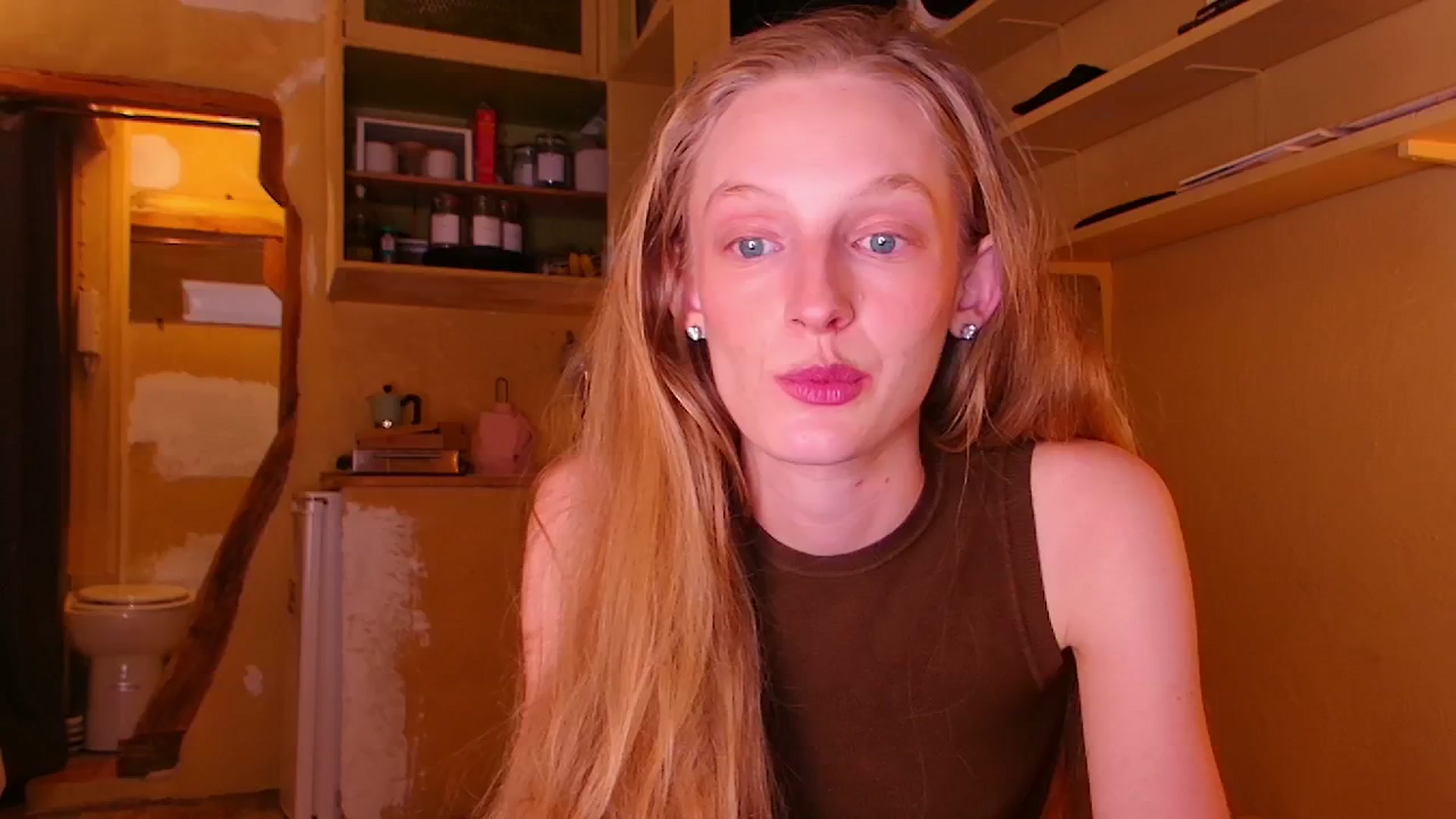 Gallery image thumbnail from Kinkywander's myfreecams stream on, 06/15/2024, 21:03 image 13 of 20