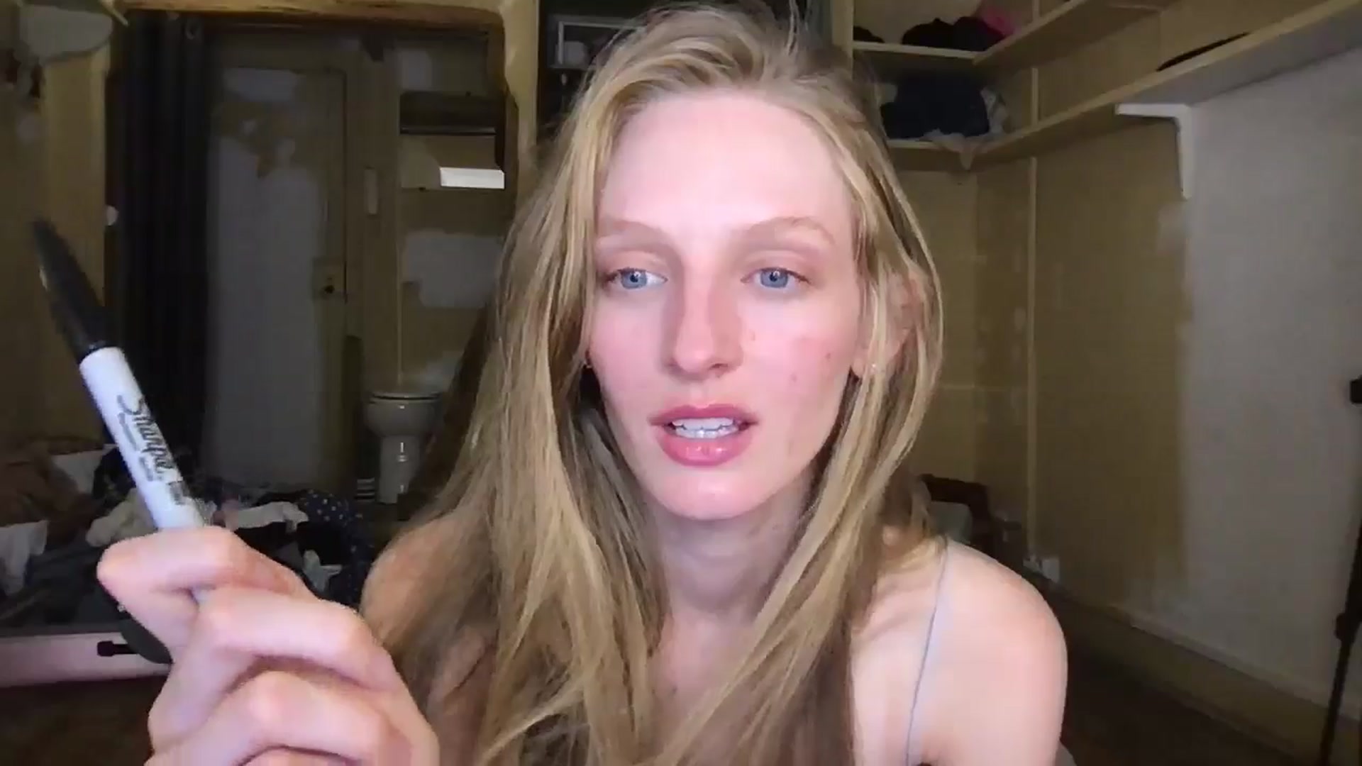 Gallery image thumbnail from Kinkywander's myfreecams stream on, 07/20/2024, 21:18 image 15 of 20