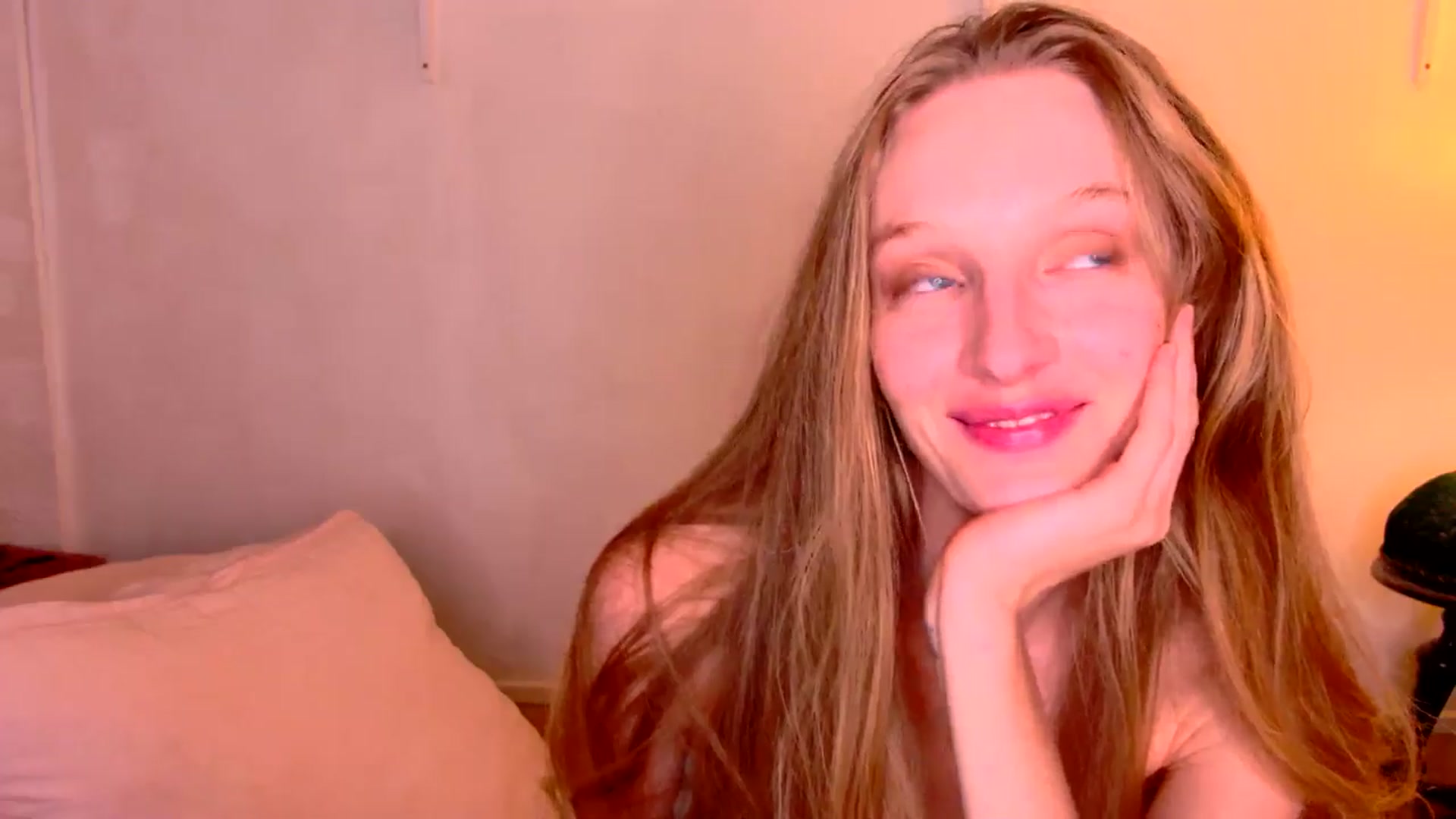 Gallery image thumbnail from Kinkywander's myfreecams stream on, 07/21/2024, 20:36 image 17 of 20