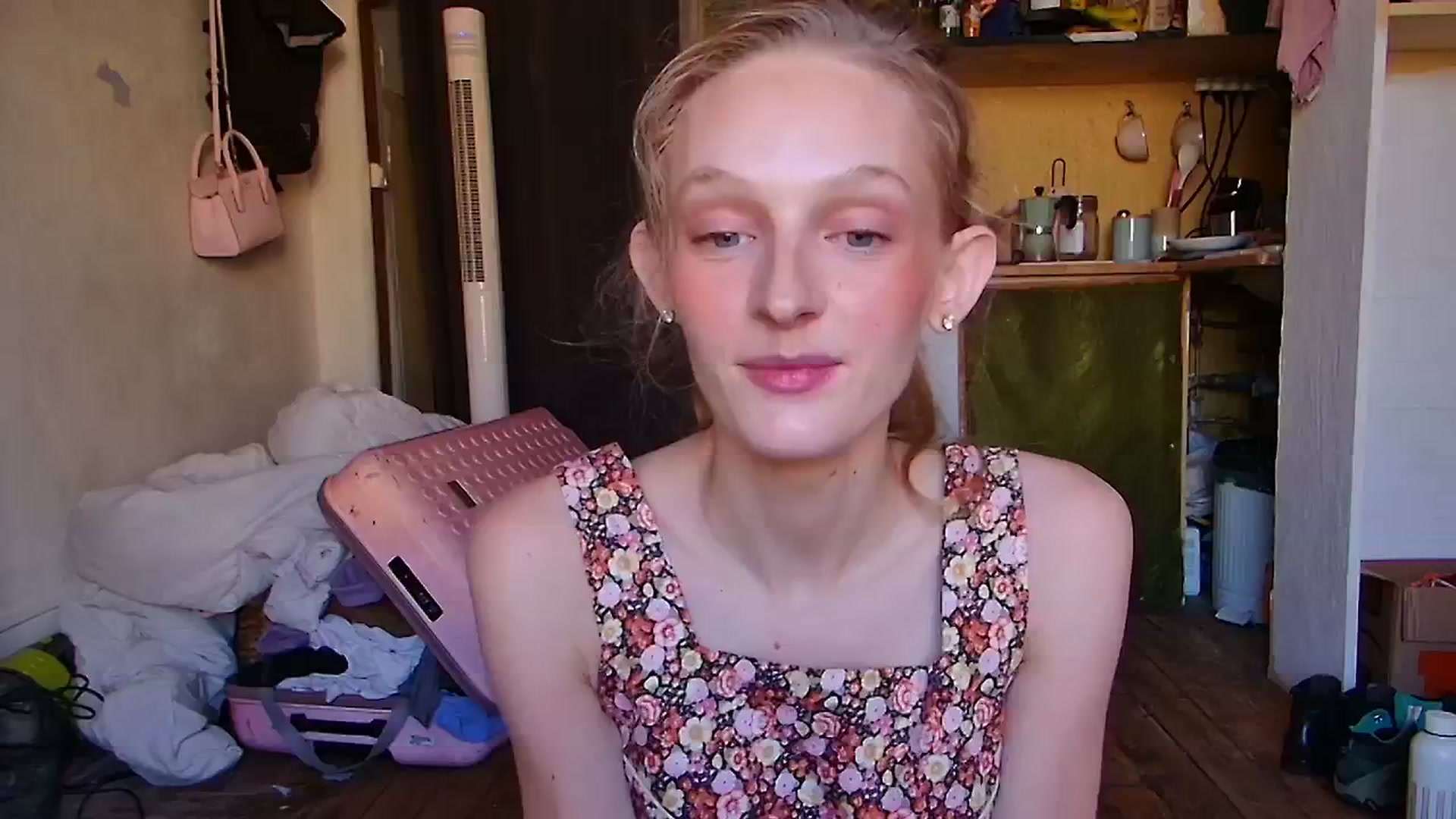 Gallery image thumbnail from Kinkywander's myfreecams stream on, 07/28/2024, 20:36 image 1 of 20